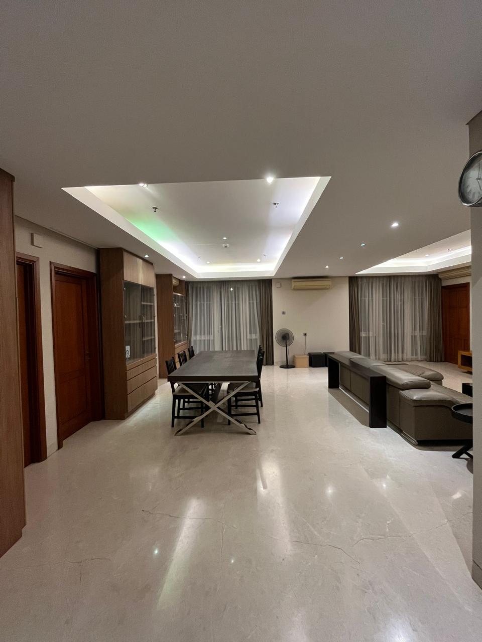 Sewa apartemen 3 bedrooms di 1 Cik Ditiro Apartemen, Menteng