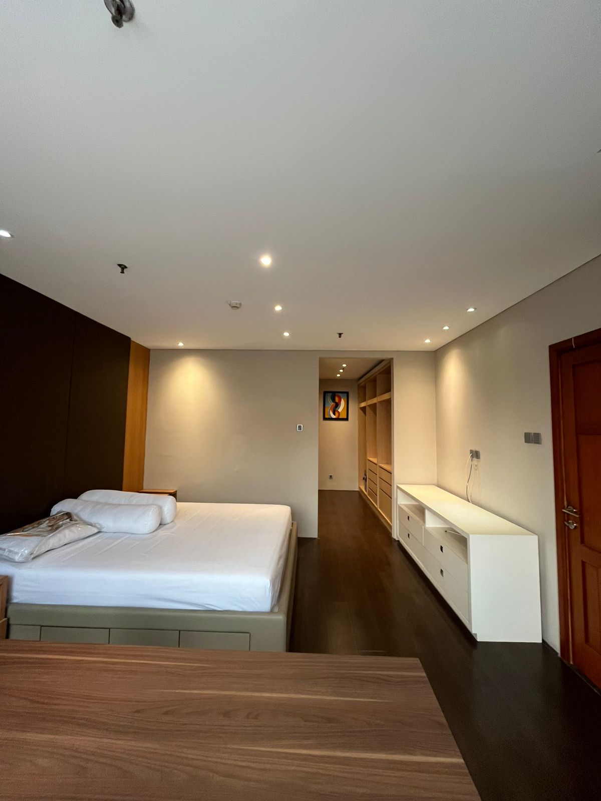Sewa apartemen 3 bedrooms di 1 Cik Ditiro Apartemen, Menteng