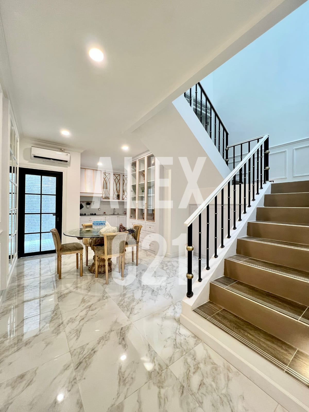 JUAL RUMAH MEWAH BARU DI PONDOK INDAH JAKARTA SELATAN