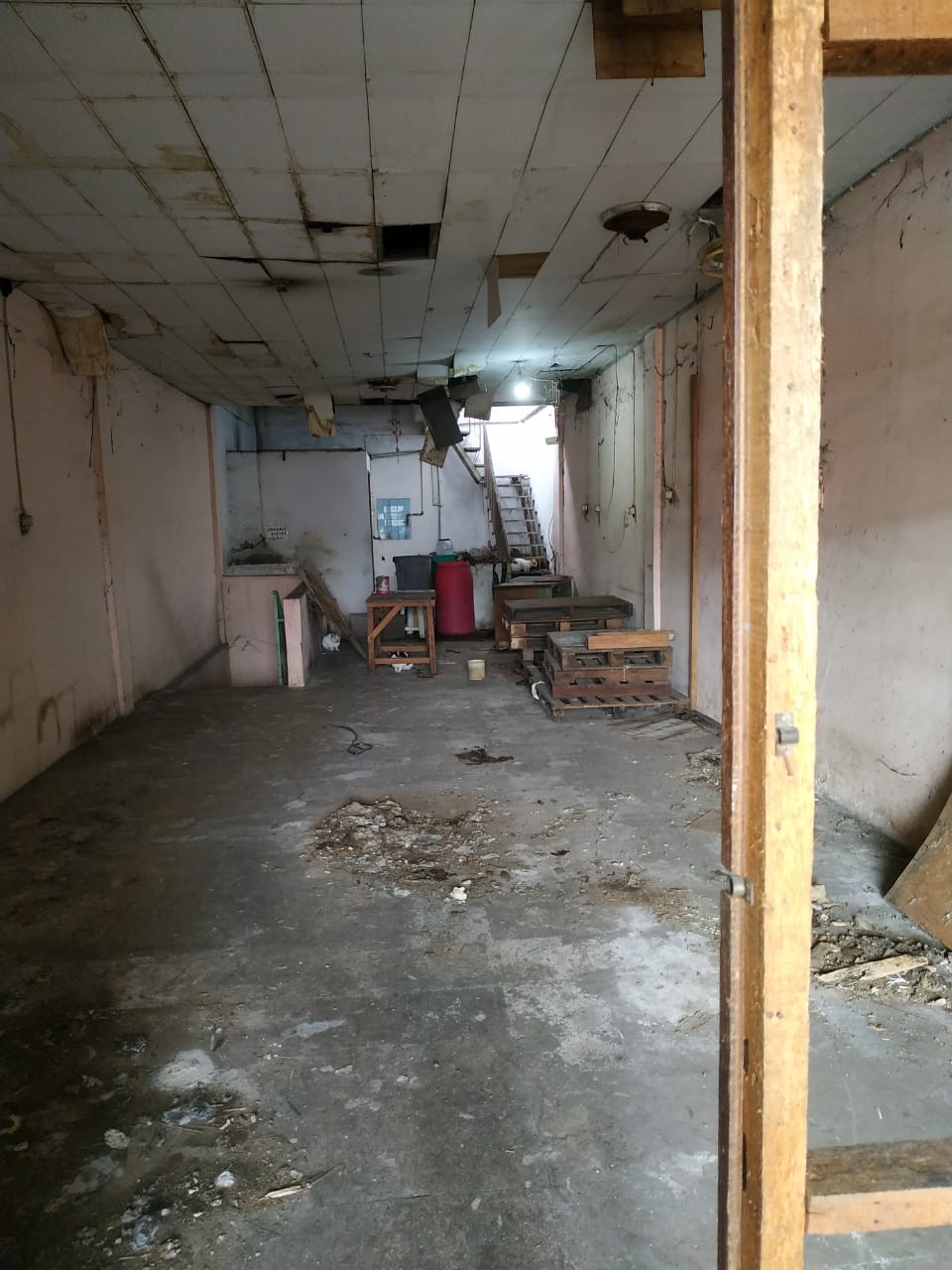 Dijual murah Ruko 3 lantai, akses jalan besar