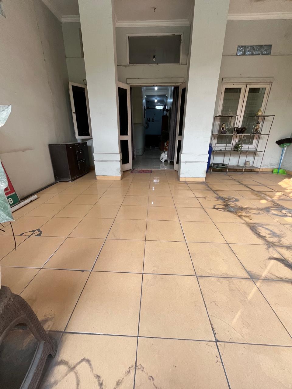 Dijual rumah dengan harga murah di Villa Mutiara Gading 3