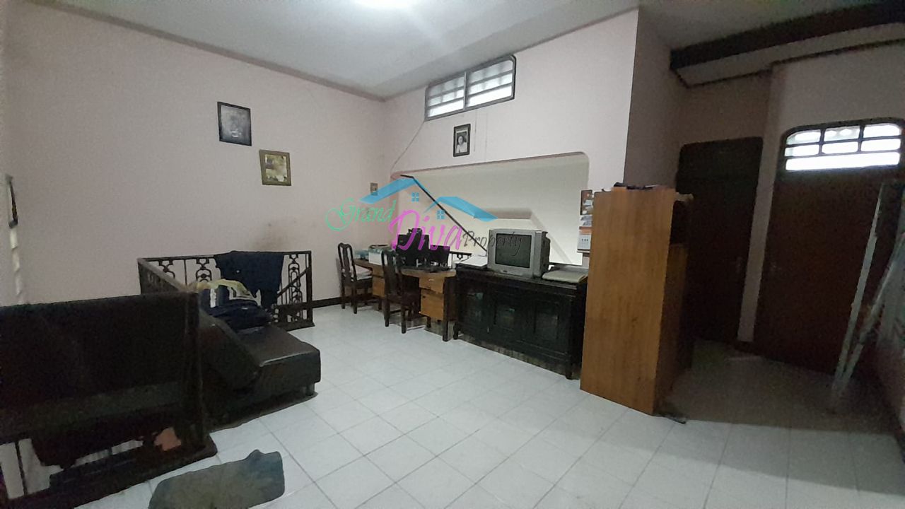 RUMAH 2 LANTAI DENGAN AKSES STASIUN LRT DI PERUMAHAN MASNAGA