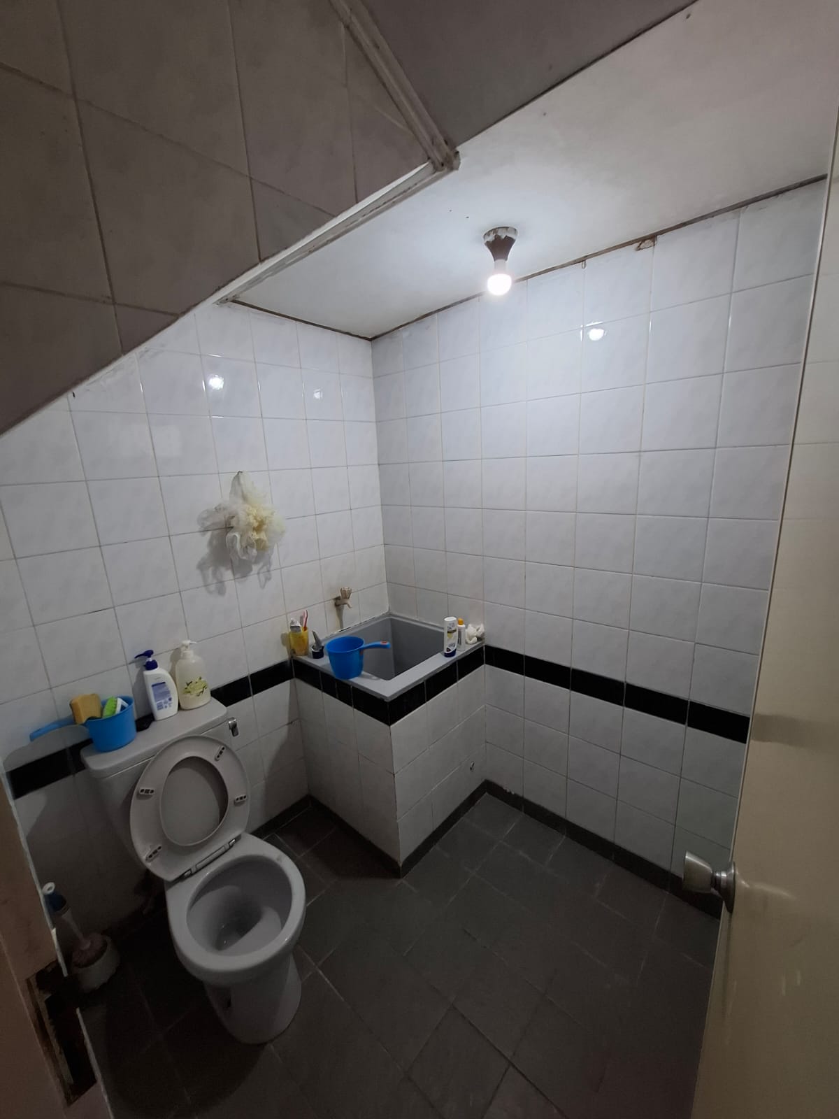 Dijual rumah posisi hook di Taman Modern Jakarta Timur