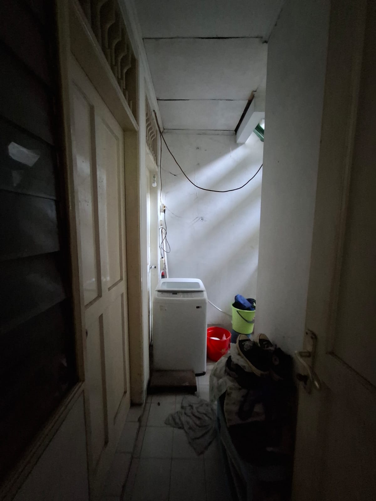 Dijual rumah posisi hook di Taman Modern Jakarta Timur
