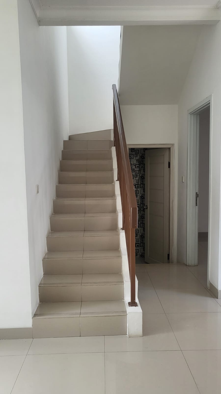 Disewa rumah siaphuni di Jakarta Garden City Cluster La Seine