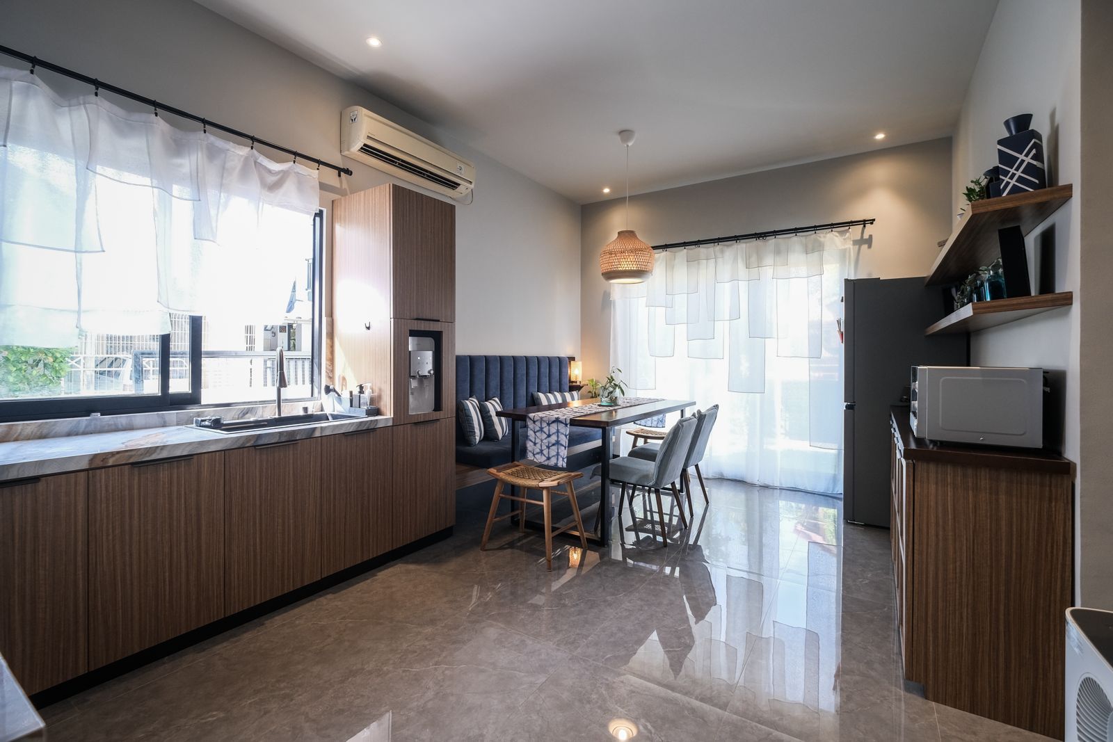 Jual Rumah modern di Komplek Kucica Bintaro Sektor 9, Tangsel