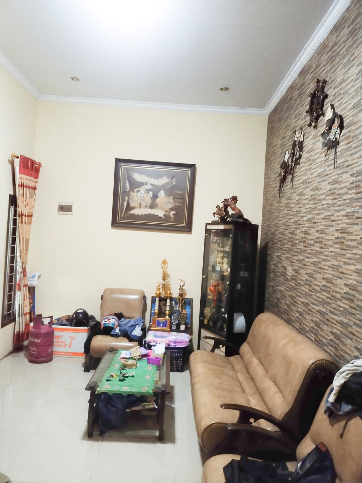 Jual rumah hook komplek di Poris Taman Jaya, Cipondoh Makmur