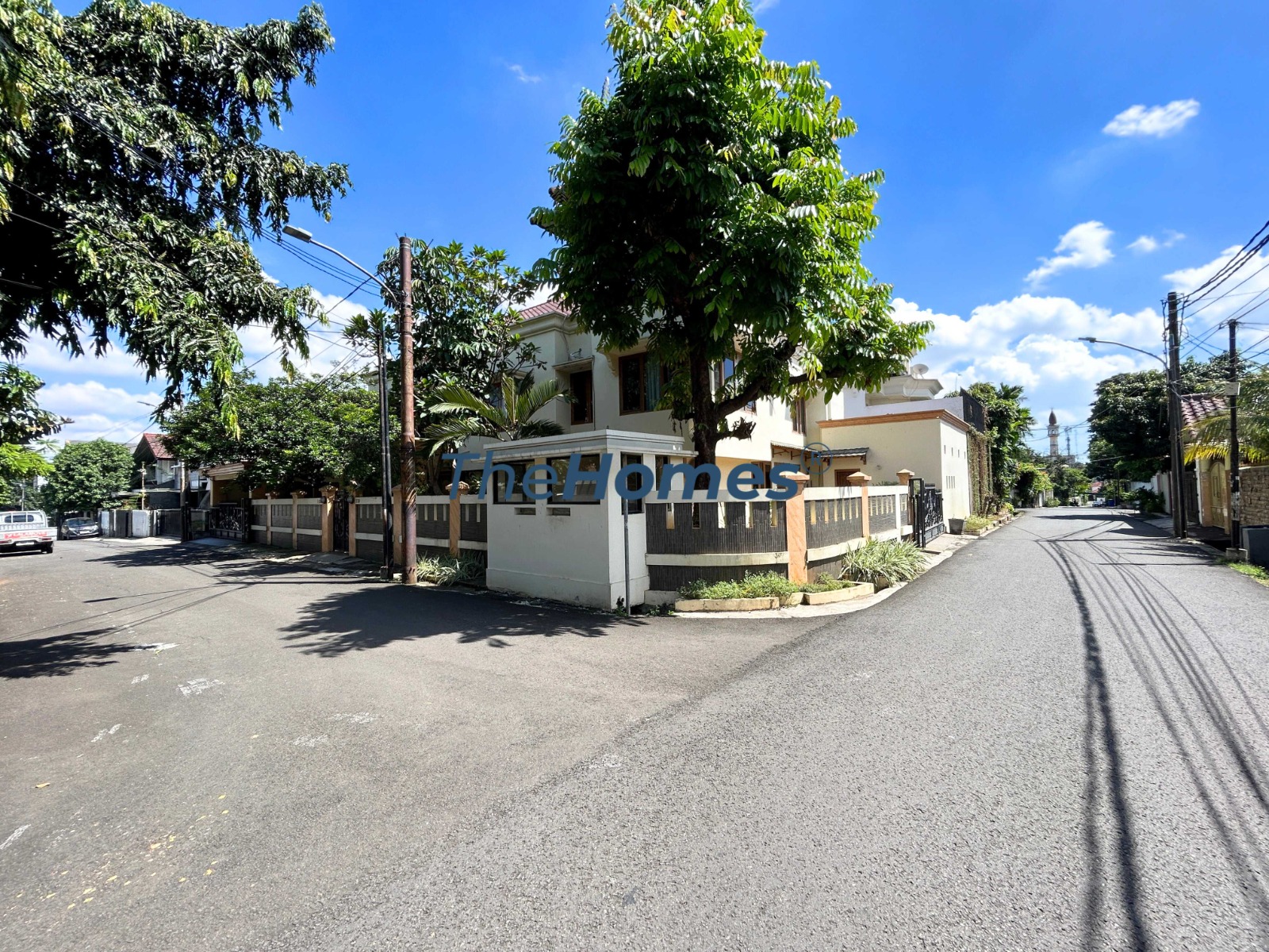 Dijual rumah mewah di Gudang Peluru, Kebon Baru, Tebet, Jakarta