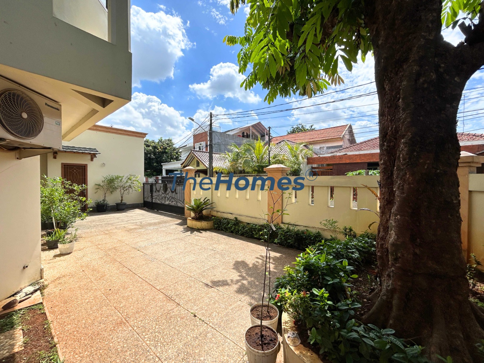 Dijual rumah mewah di Gudang Peluru, Kebon Baru, Tebet, Jakarta