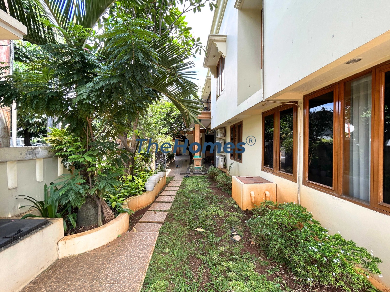 Dijual rumah mewah di Gudang Peluru, Kebon Baru, Tebet, Jakarta