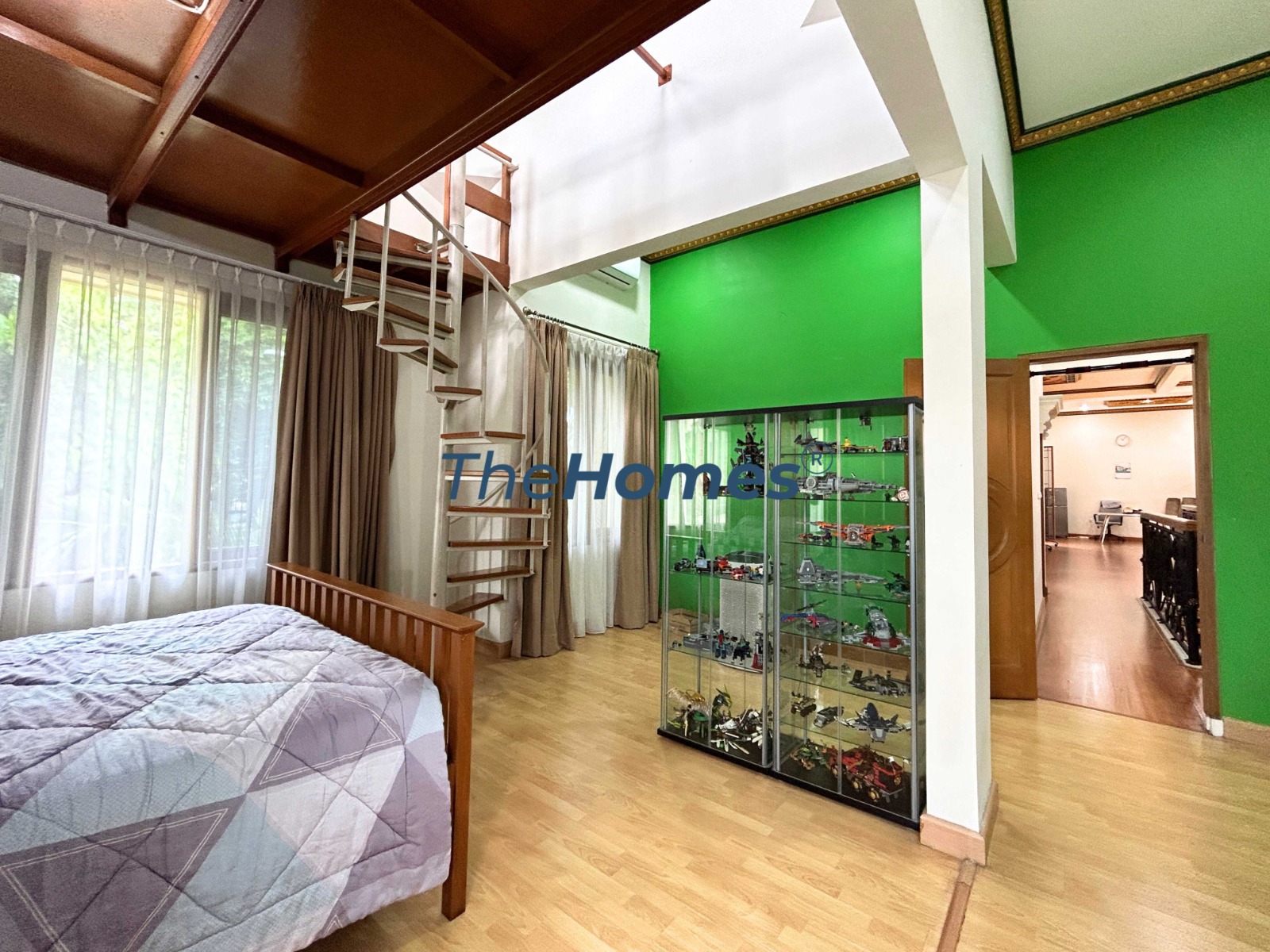 Dijual rumah mewah di Gudang Peluru, Kebon Baru, Tebet, Jakarta