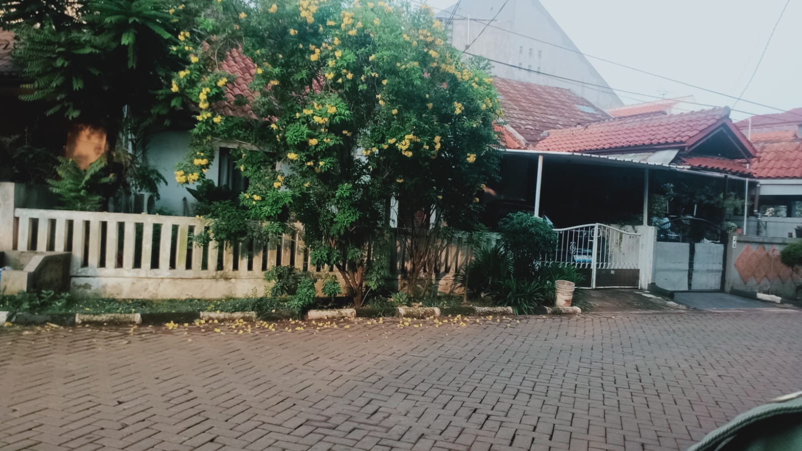 Rumah 2Lt cash/kpr dalam perumahan Puri Mas Depok