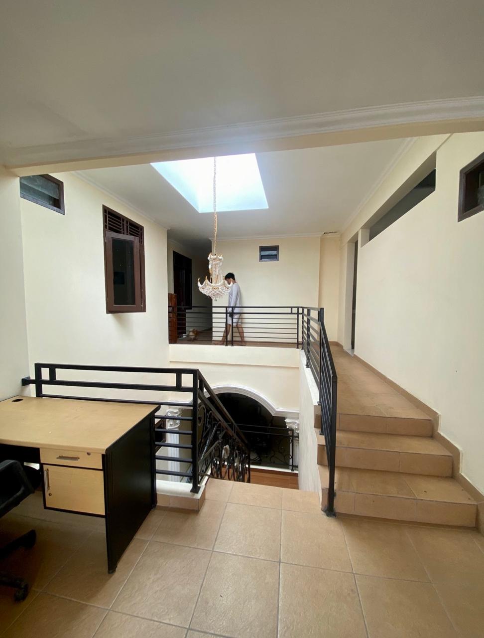 Jual rumah kost 24 kamar di Cipayung, Setu, Jakarta Timur