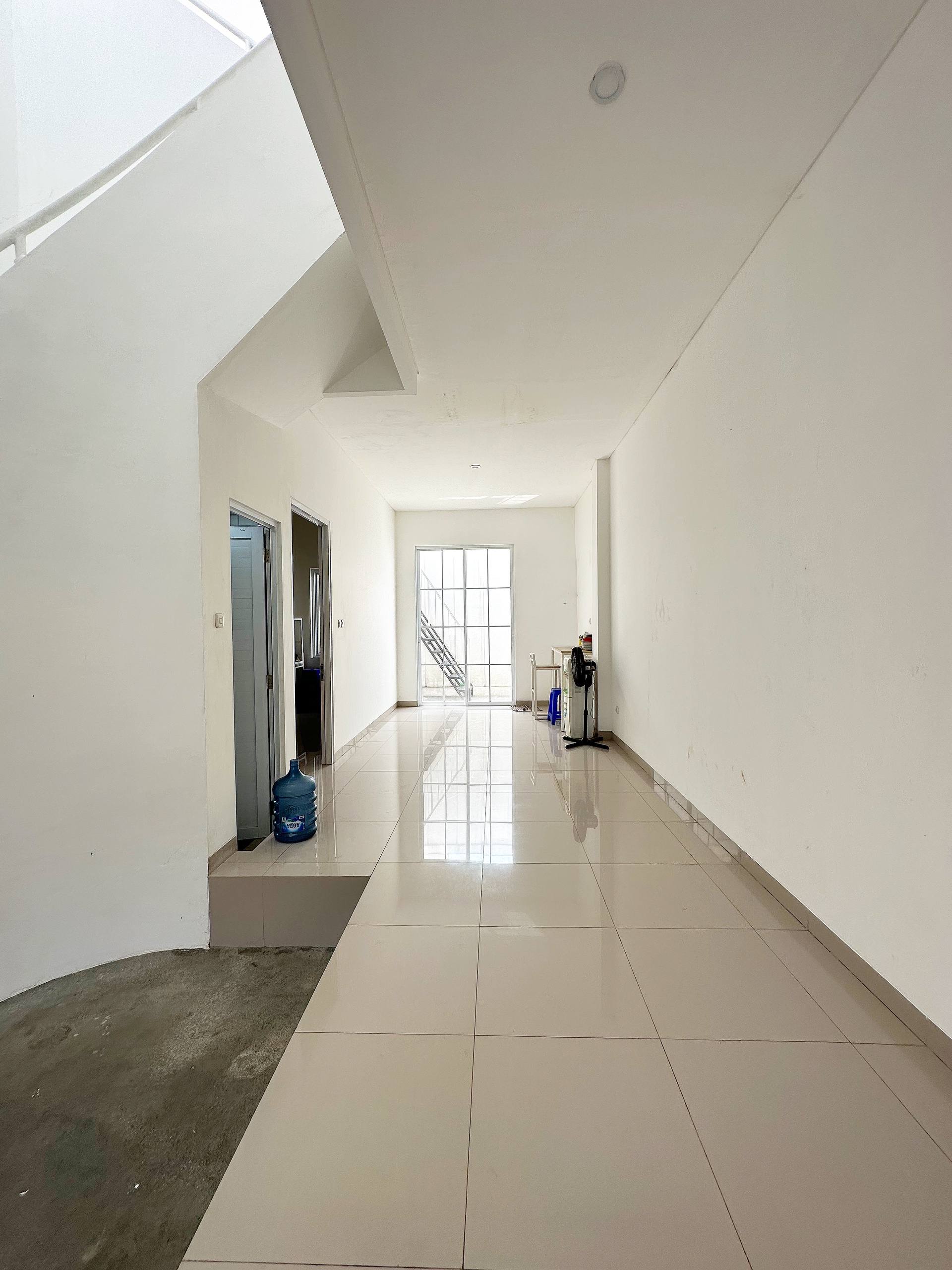 Rumah baru 2lantai plus rooftop di Ceger Cipayung Jakarta Timur