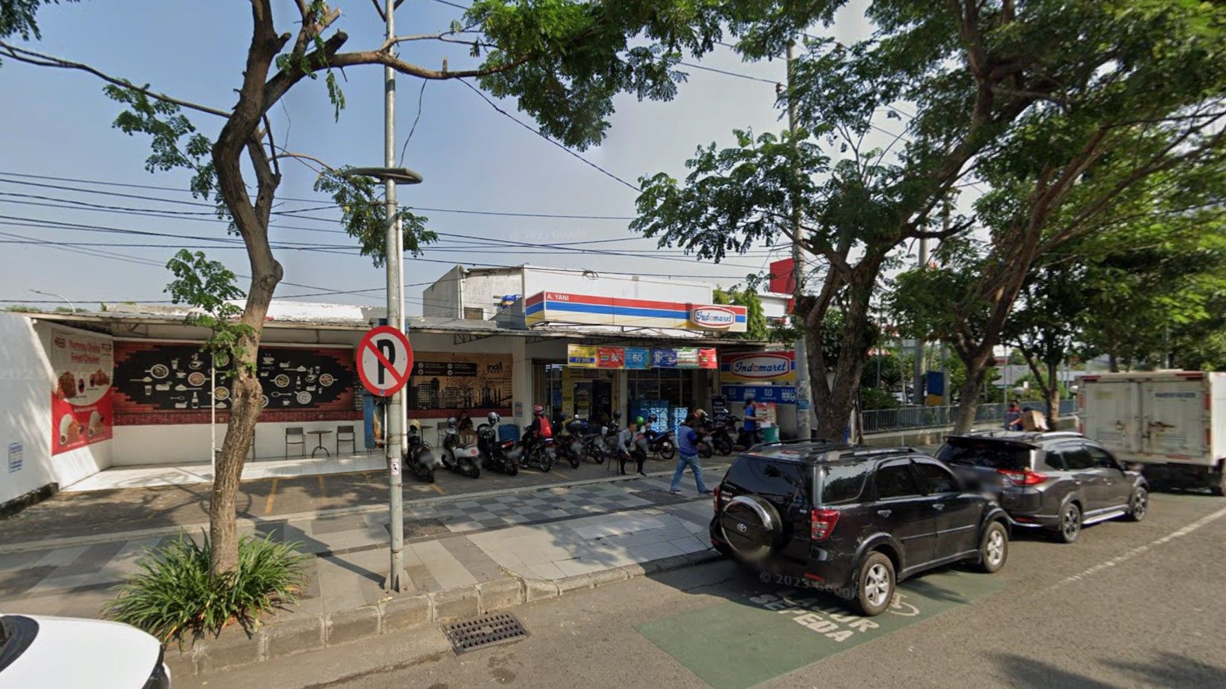 Rumah Usaha Raya Ahmad Yani Ayani Surabaya Deretan Trans Icon