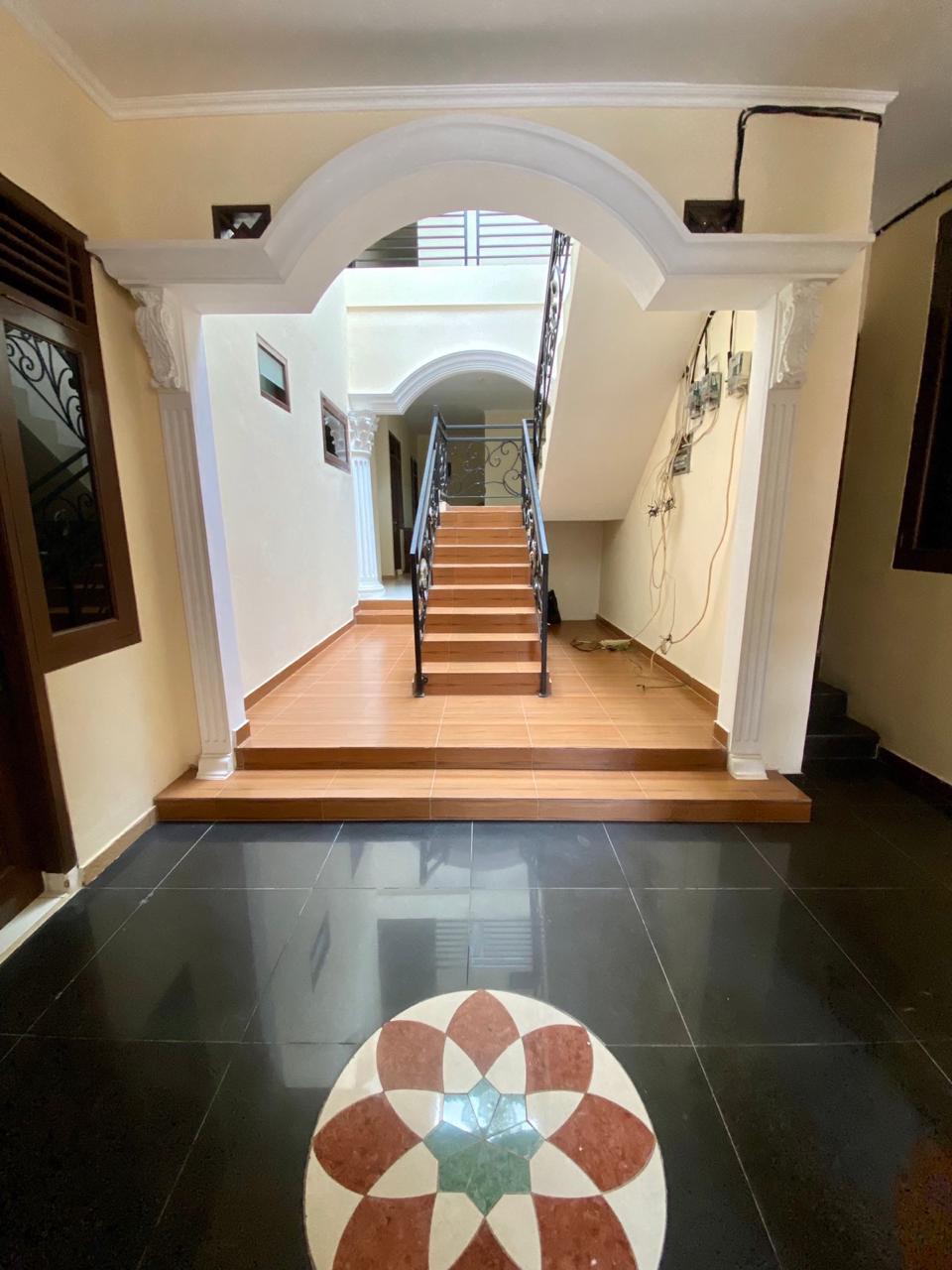 Jual rumah kost 24 kamar di Cipayung, Setu, Jakarta Timur