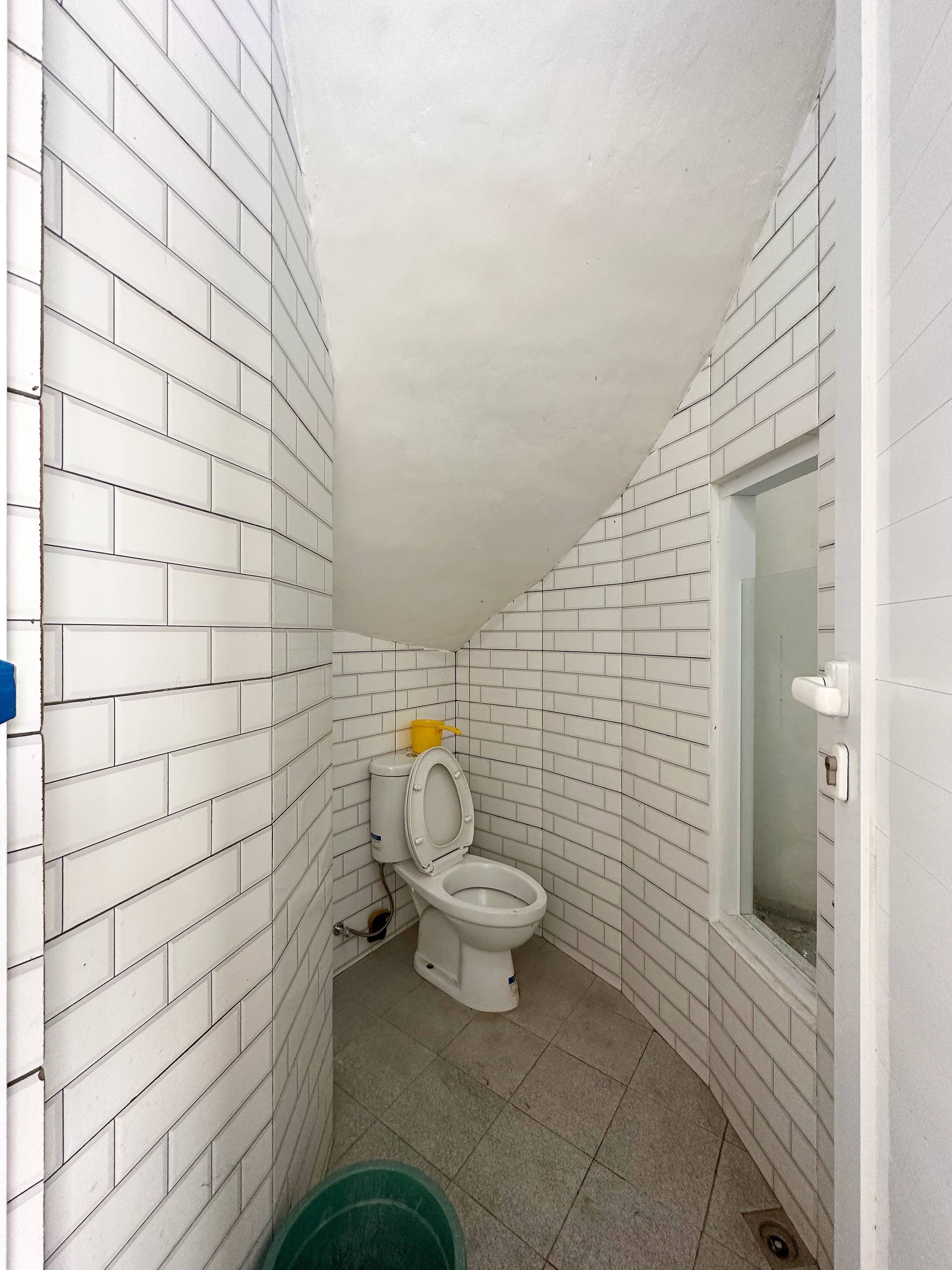 Rumah baru 2lantai plus rooftop di Ceger Cipayung Jakarta Timur