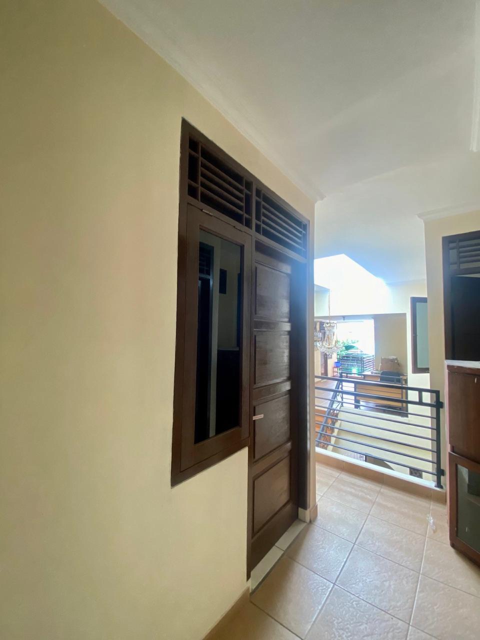 Jual rumah kost 24 kamar di Cipayung, Setu, Jakarta Timur