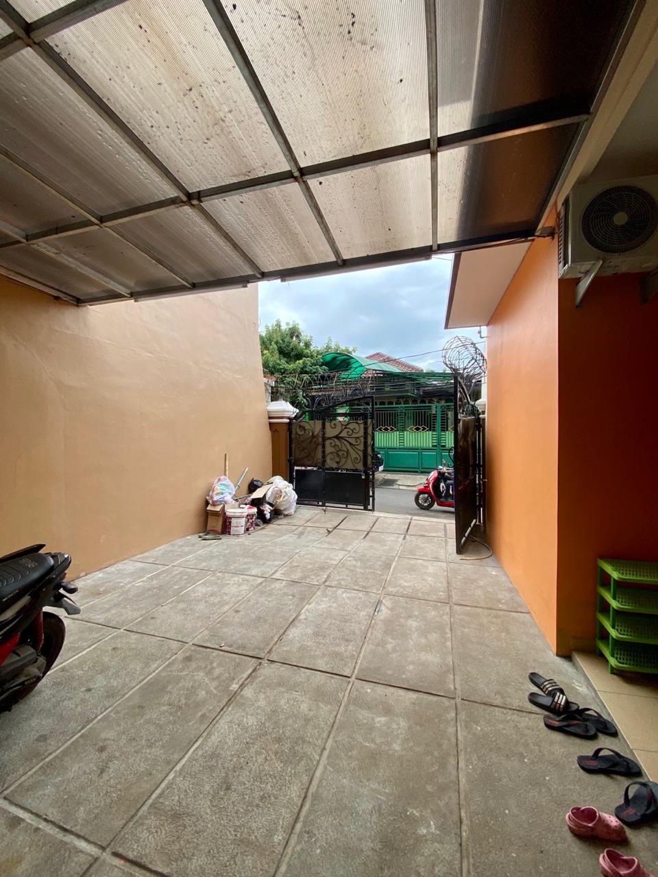 Jual rumah kost 24 kamar di Cipayung, Setu, Jakarta Timur