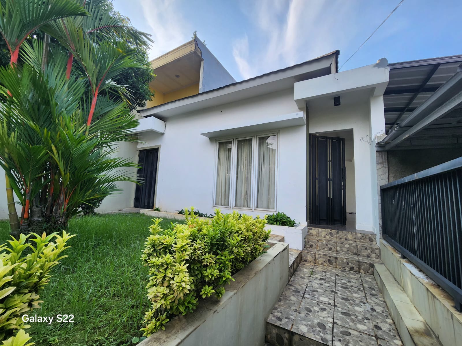 Jual rumah modern di Brigif 2, Ciganjur, Jagakarsa, Jaksel