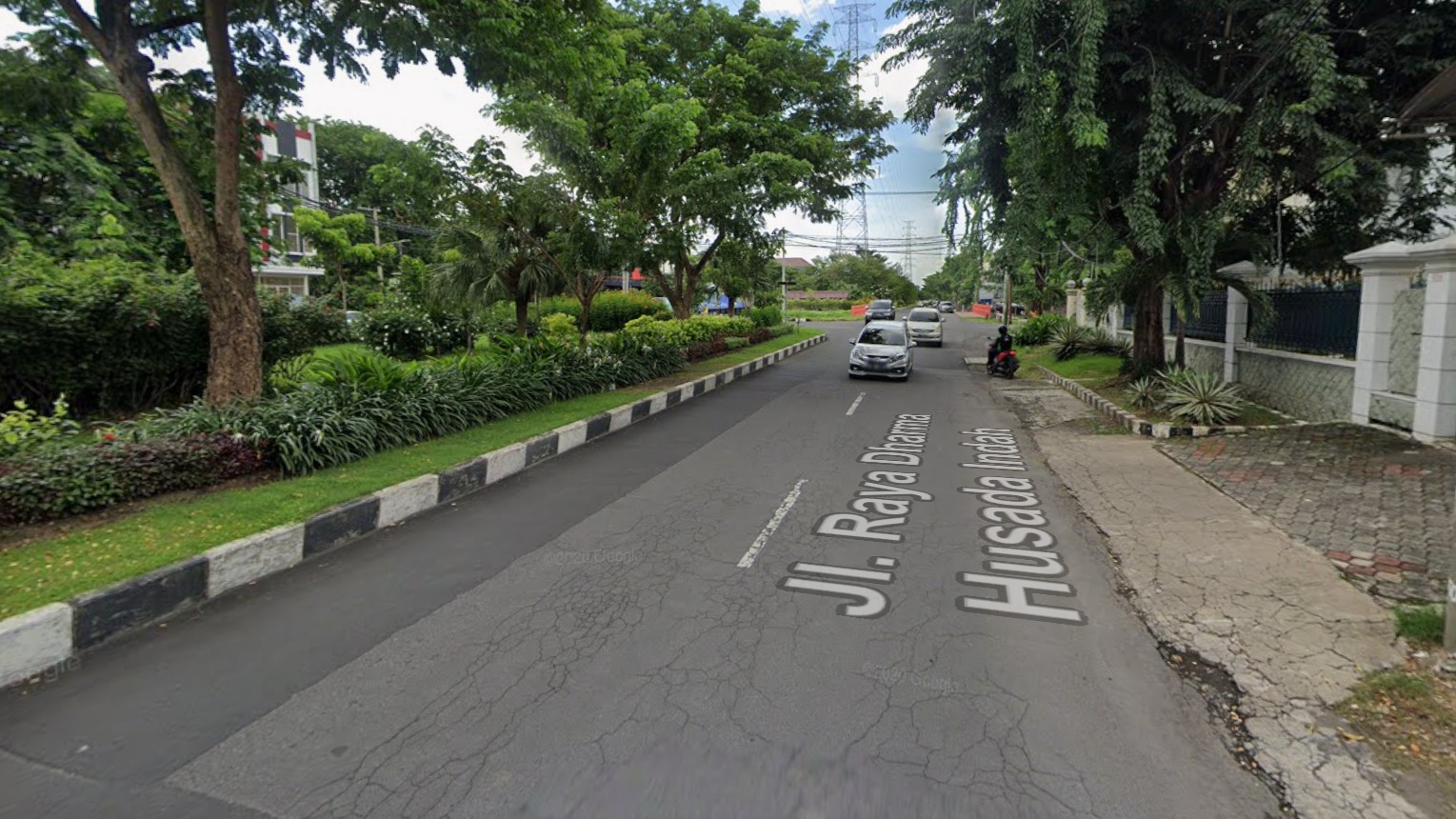 Rumah Raya Dharmahusada Indah Prime Komersial Surabaya Timur