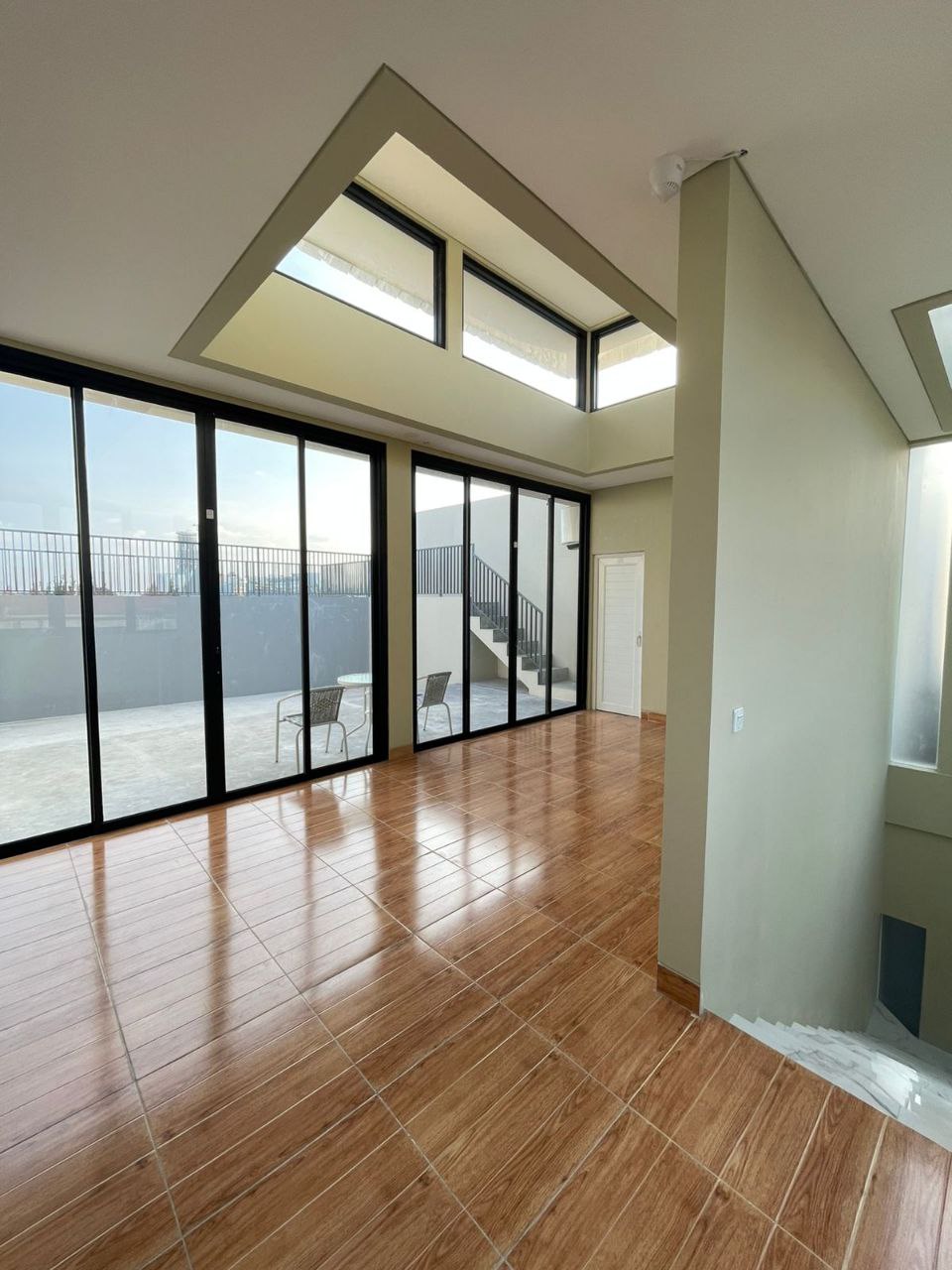 Rumah baru 3LT bonus minipool Cipinang Jakarta Timur