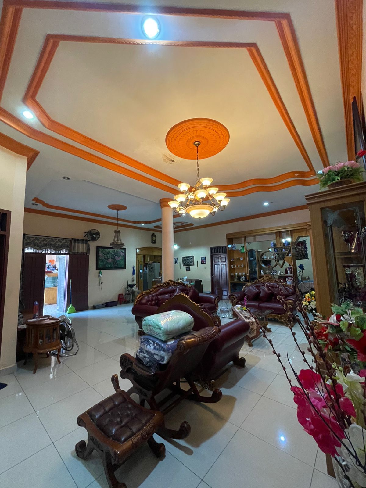 Dijual - Rumah Tinggal 2 Lantai, Jl. Damar 1 (Medan)