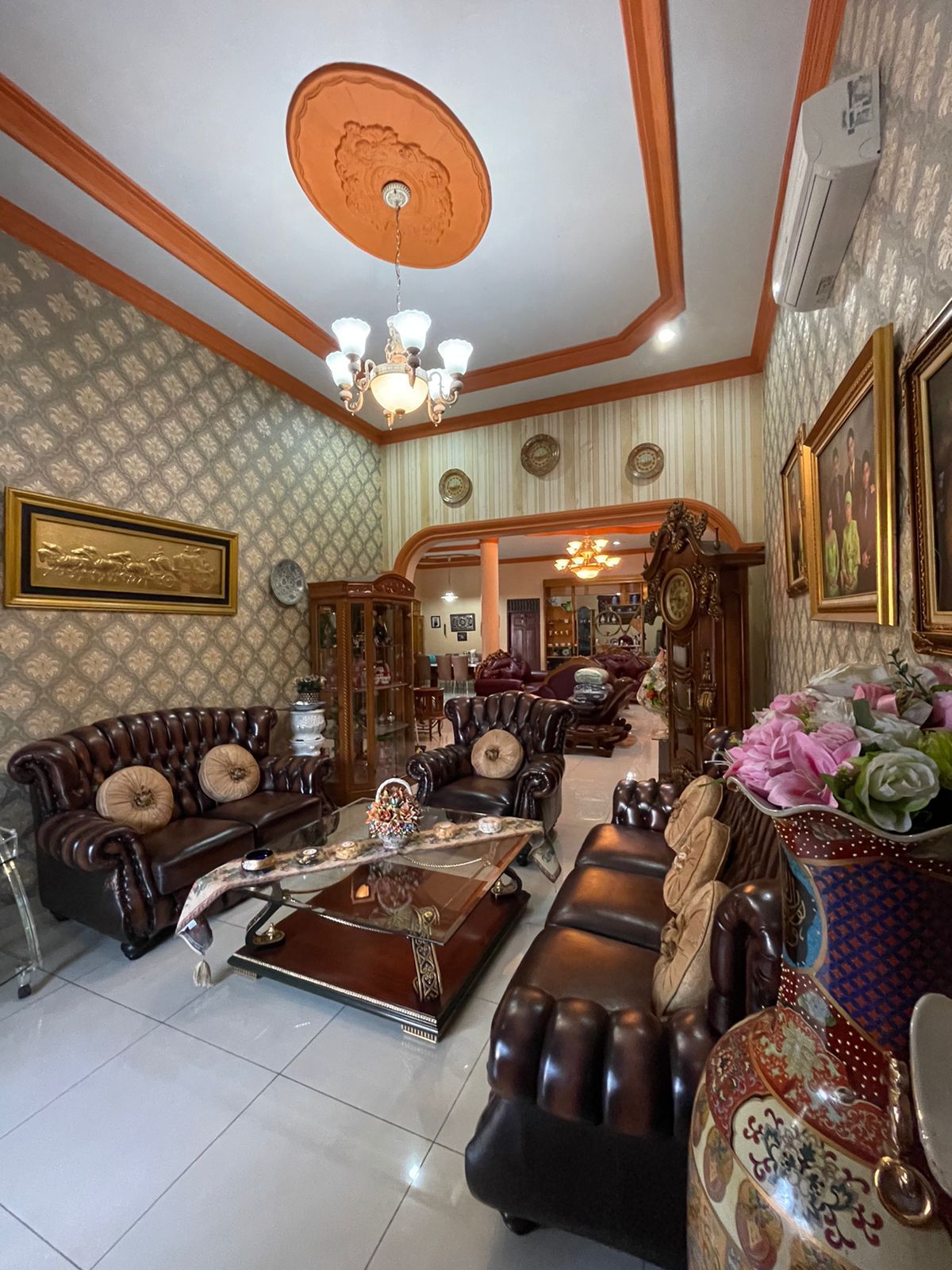 Dijual - Rumah Tinggal 2 Lantai, Jl. Damar 1 (Medan)