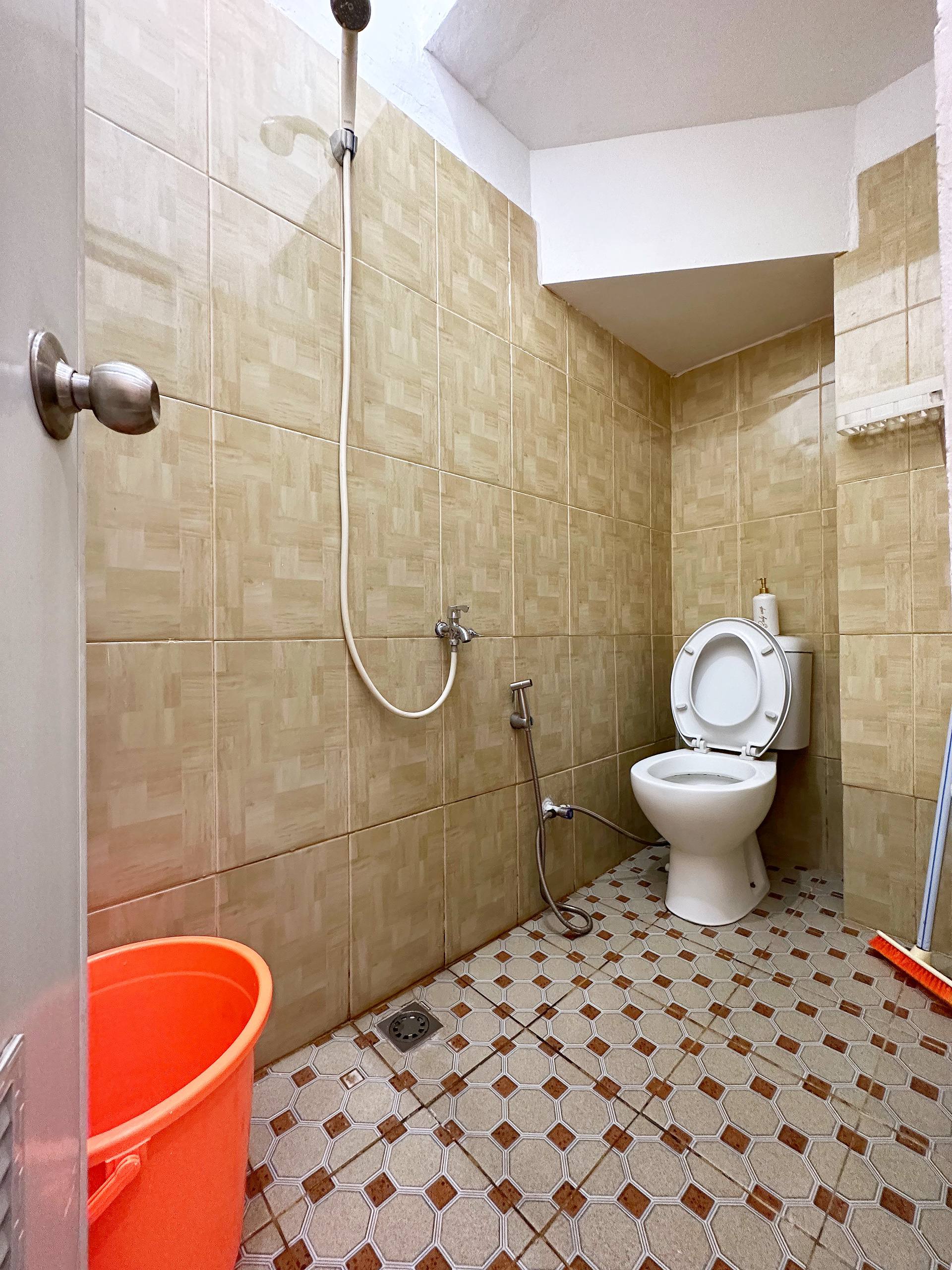 Rumah second 2lantai nyaman terawat di Pondok Melati Kota Bekasi