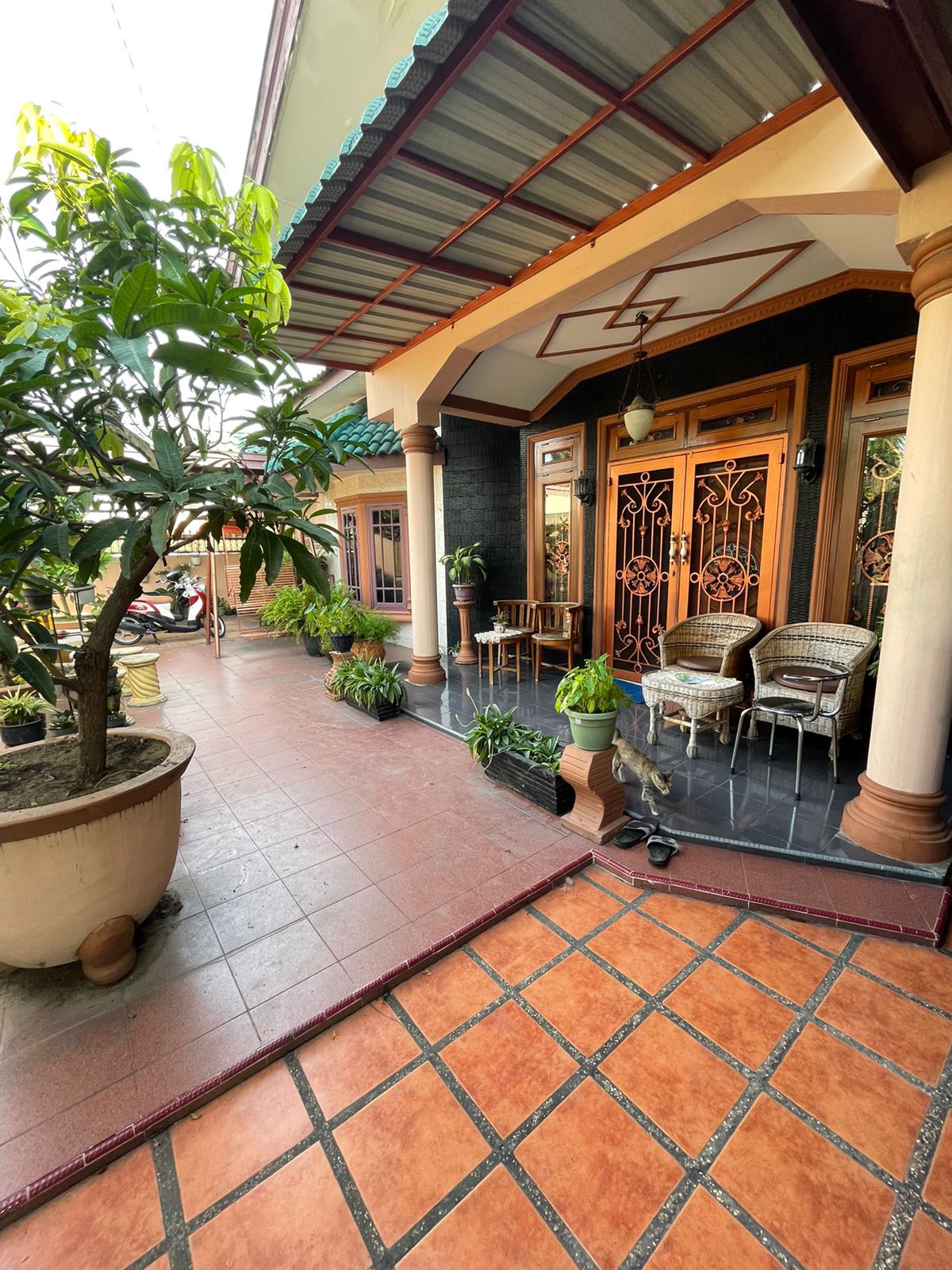 Dijual - Rumah Tinggal 2 Lantai, Jl. Damar 1 (Medan)
