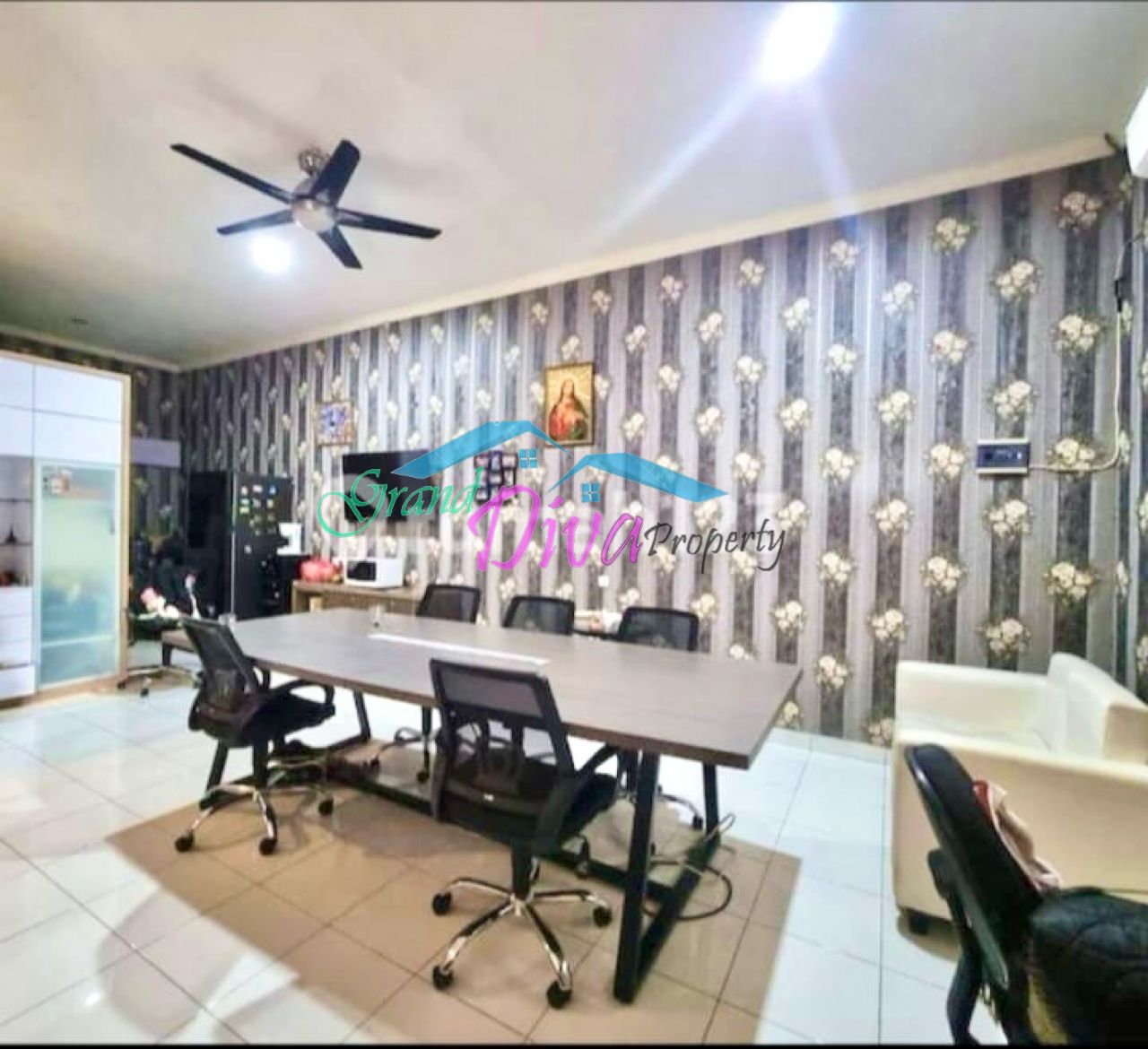 RUMAH 2 LANTAI DI PONDOK PEKAYON INDAH BEKASI