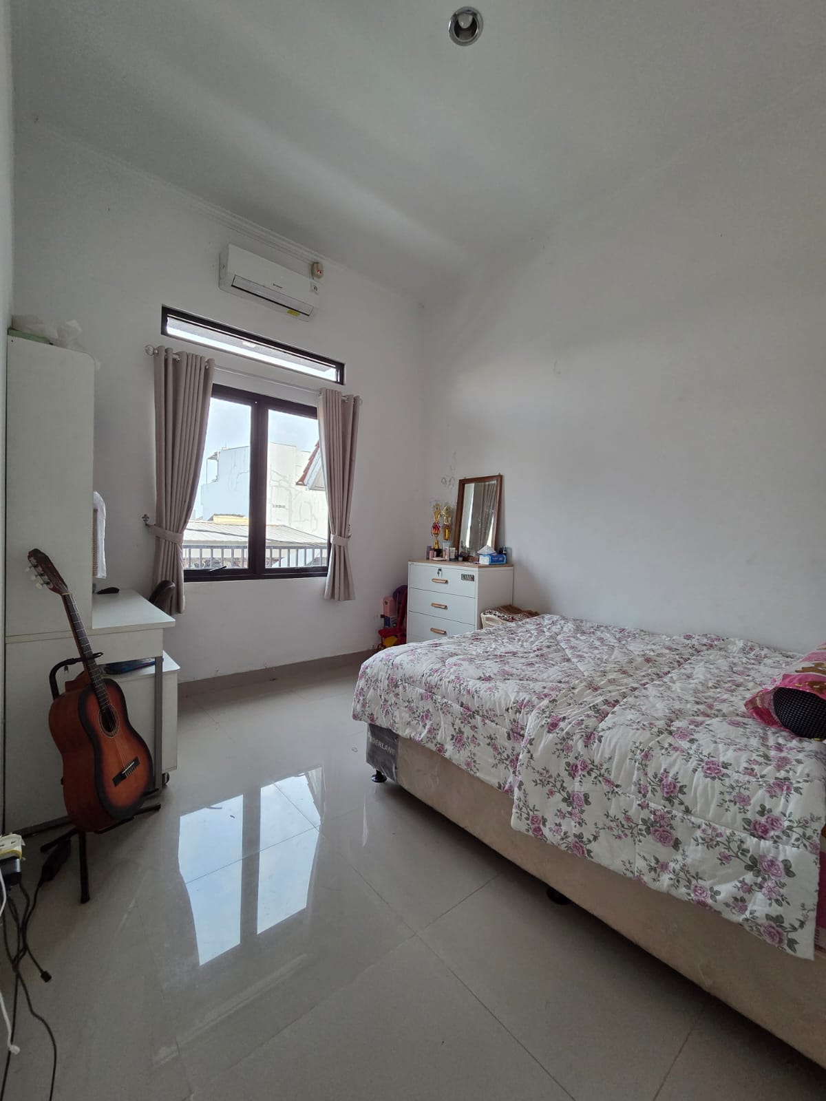 Jual cepat Rumah Siap Huni 2 Lt dalam perumahan Sukatani Permai