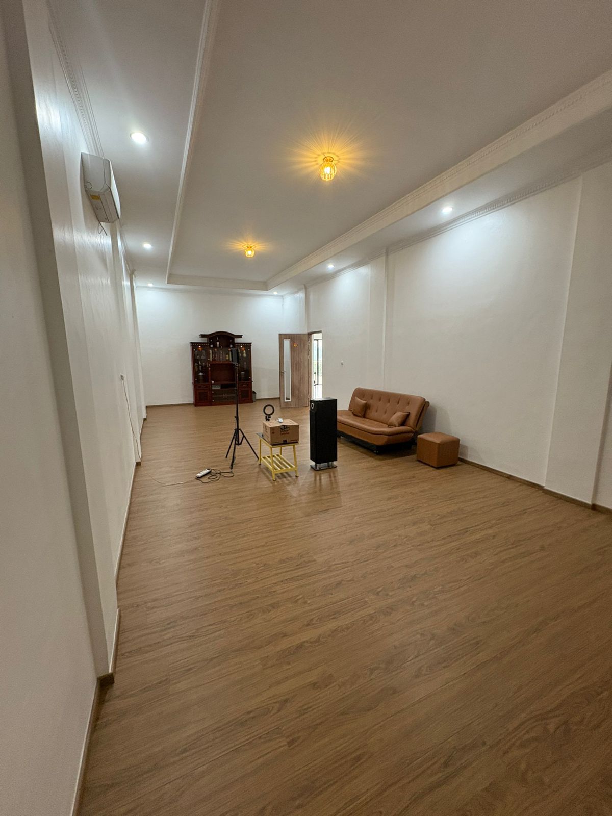 Jual Rumah dengan bangunan tanah kosong di Taman Rahayu, Setu