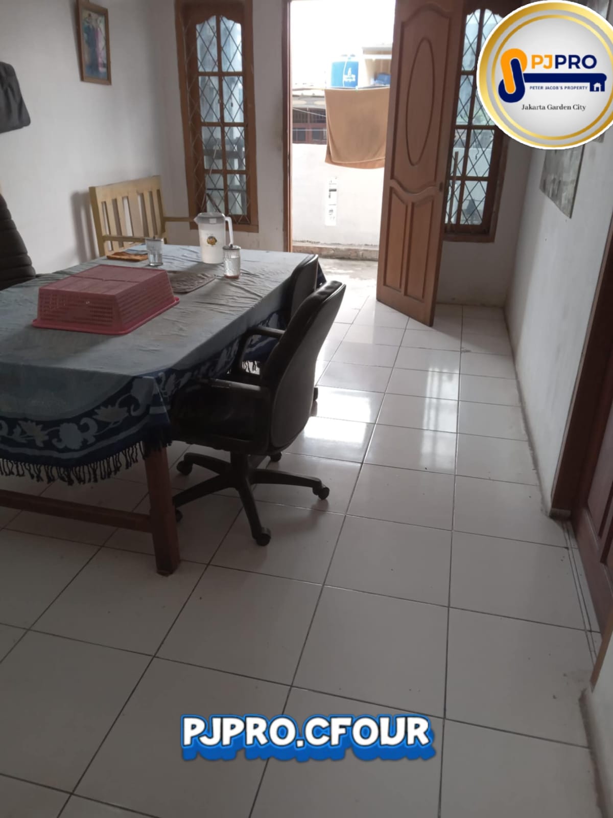 Dijual Rumah 2,5lantai Harga Murah di Perumahan Duta Kranji