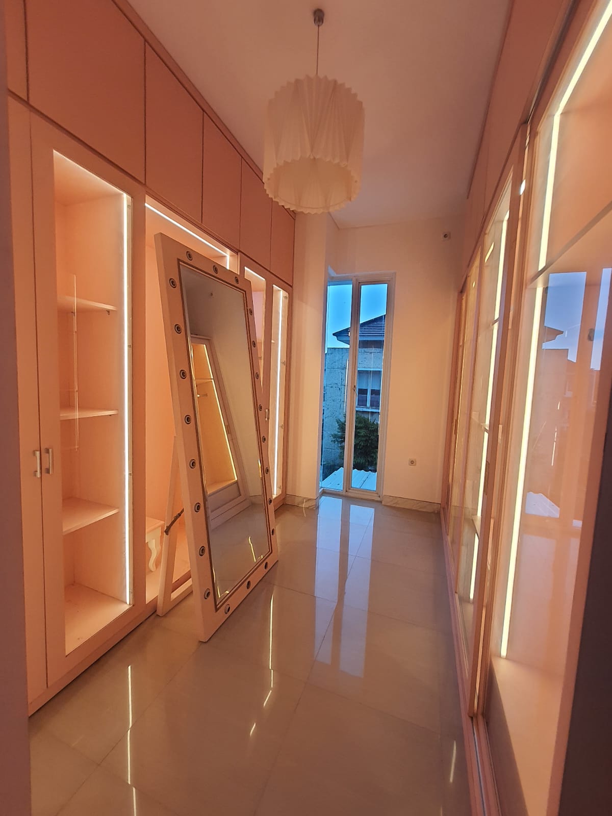 JUAL Rumah 2Lt SHM di CitraLand - Taman Puspa Raya., Surabaya