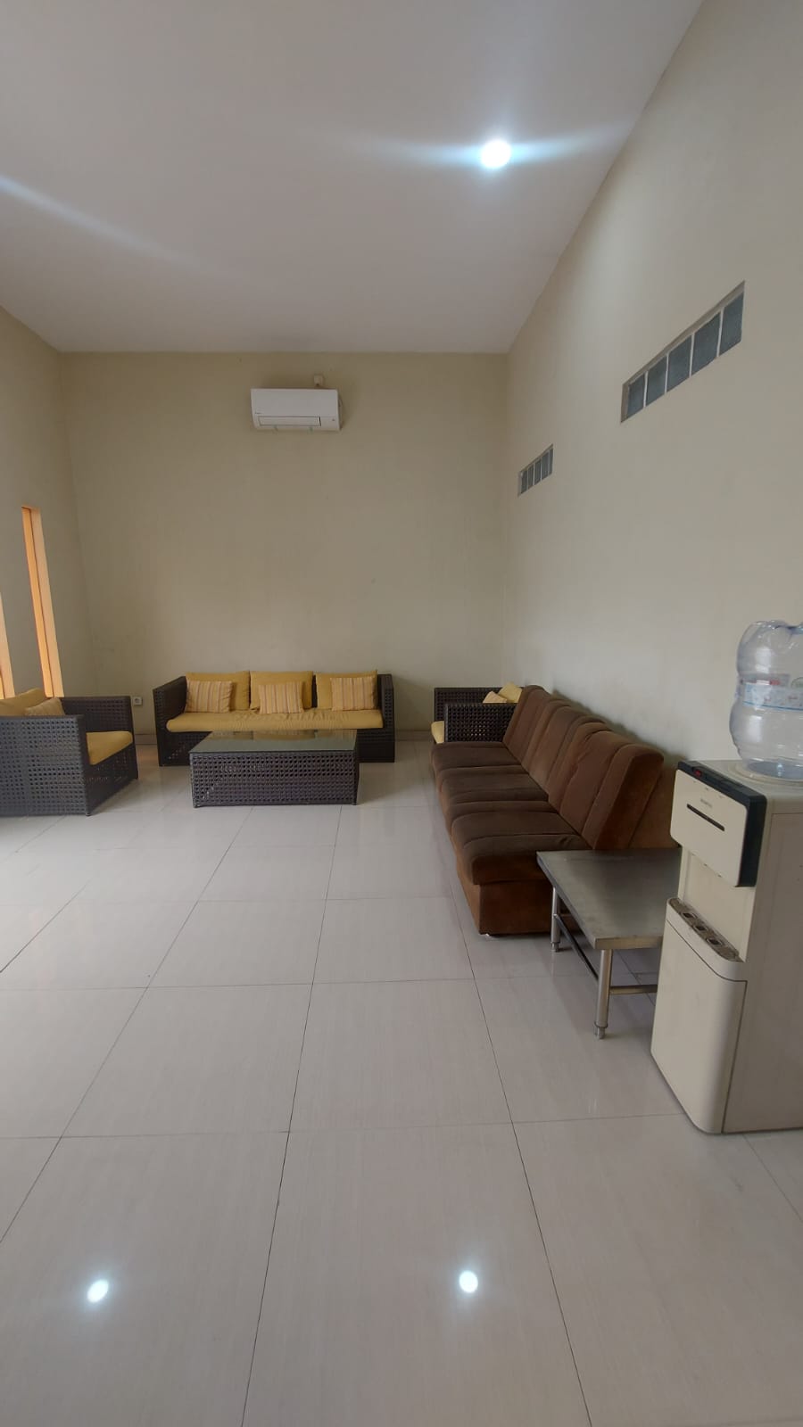 Jual kantor berserta workshop di Benda, Jatiasih, Kota Bekasi