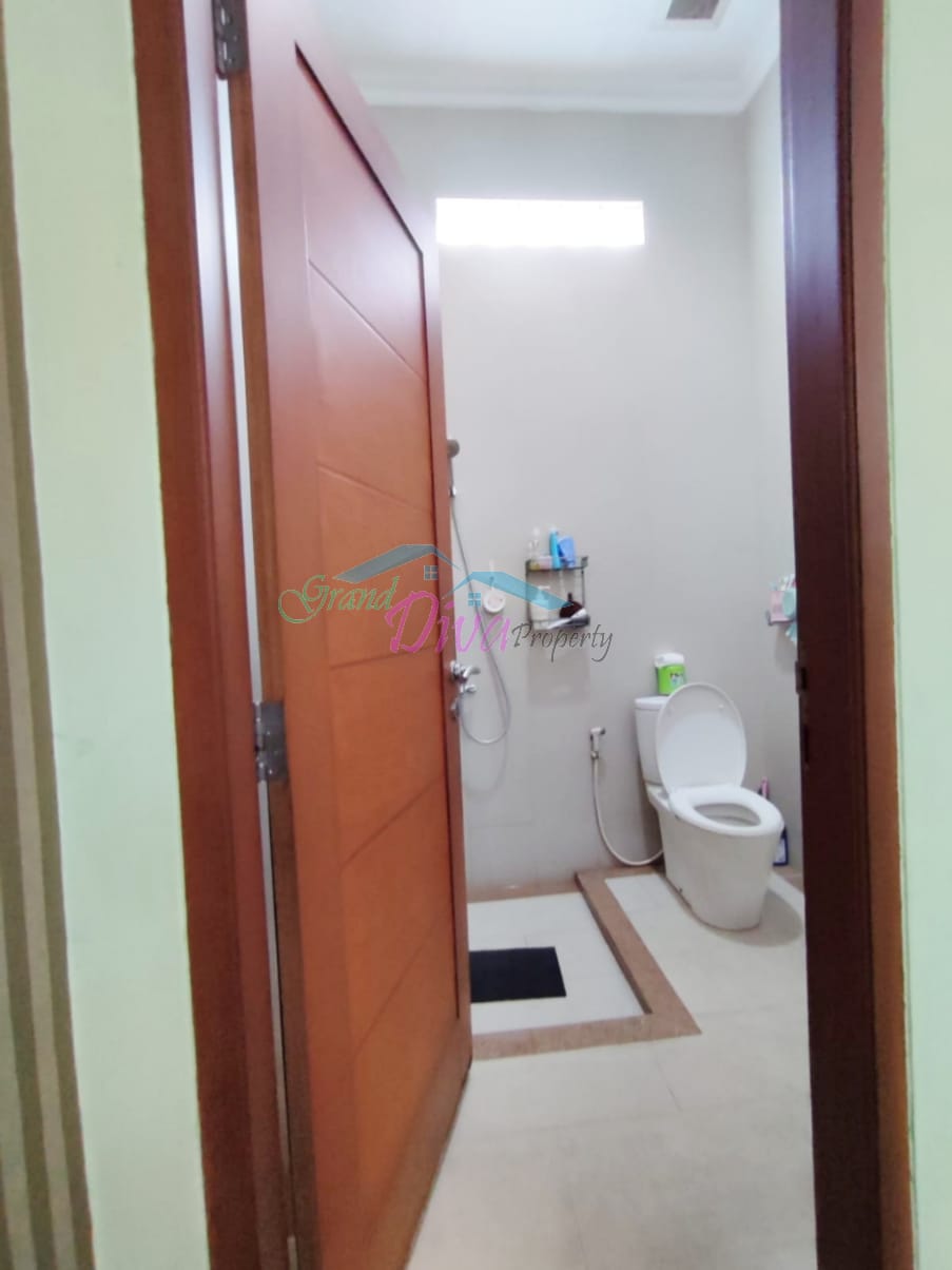 RUMAH DI PERUM PULO PERMATASARI GALAXY BEKASI