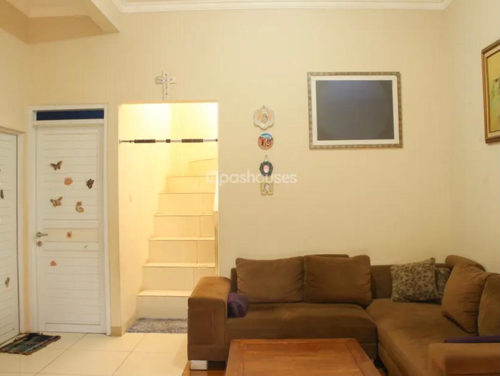 Rumah Minimalis Cinangka Depok Garasi Luas, Free Sofa,Kitchenset