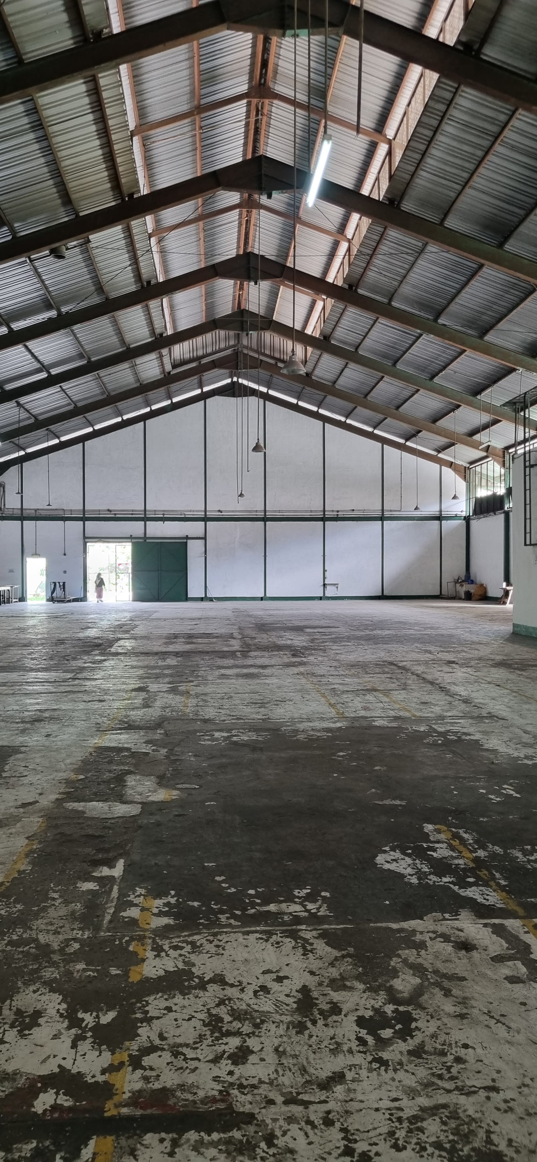 Disewa gudang bebas banjir akses kontainer di Sultan Agung