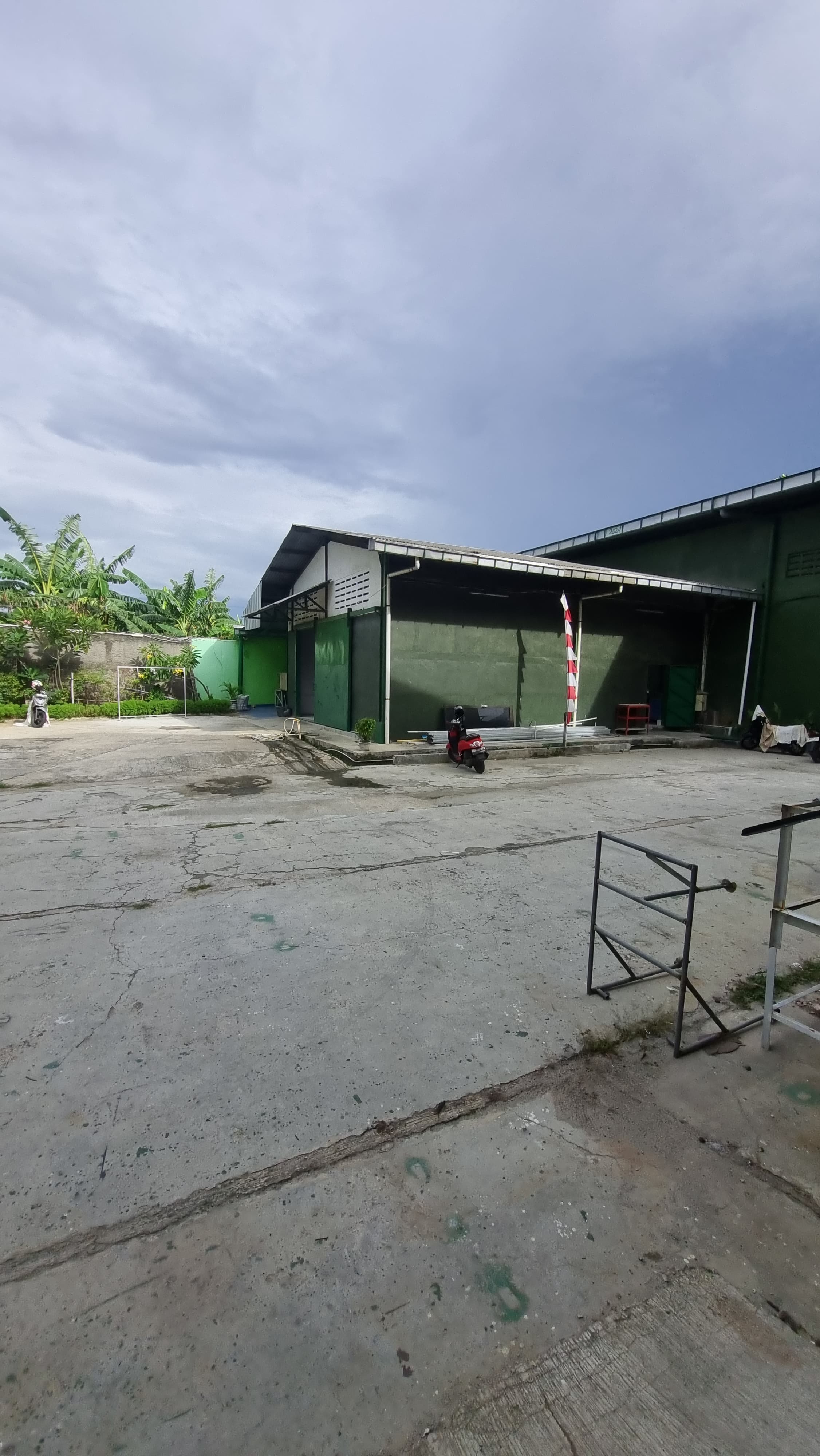 Disewa gudang bebas banjir akses kontainer di Sultan Agung