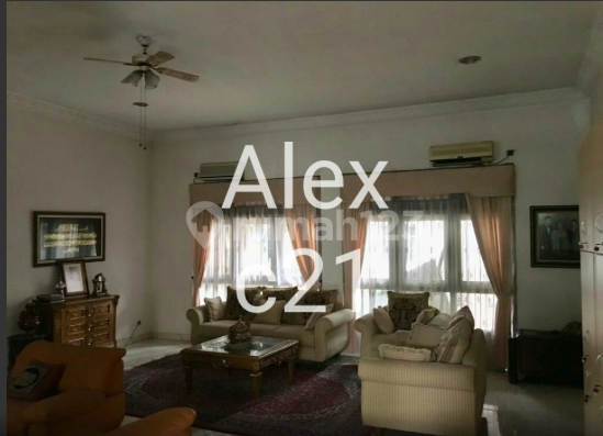 Jual 2 rumah diatas 1 tanah luas hitung tanah saja Senopati