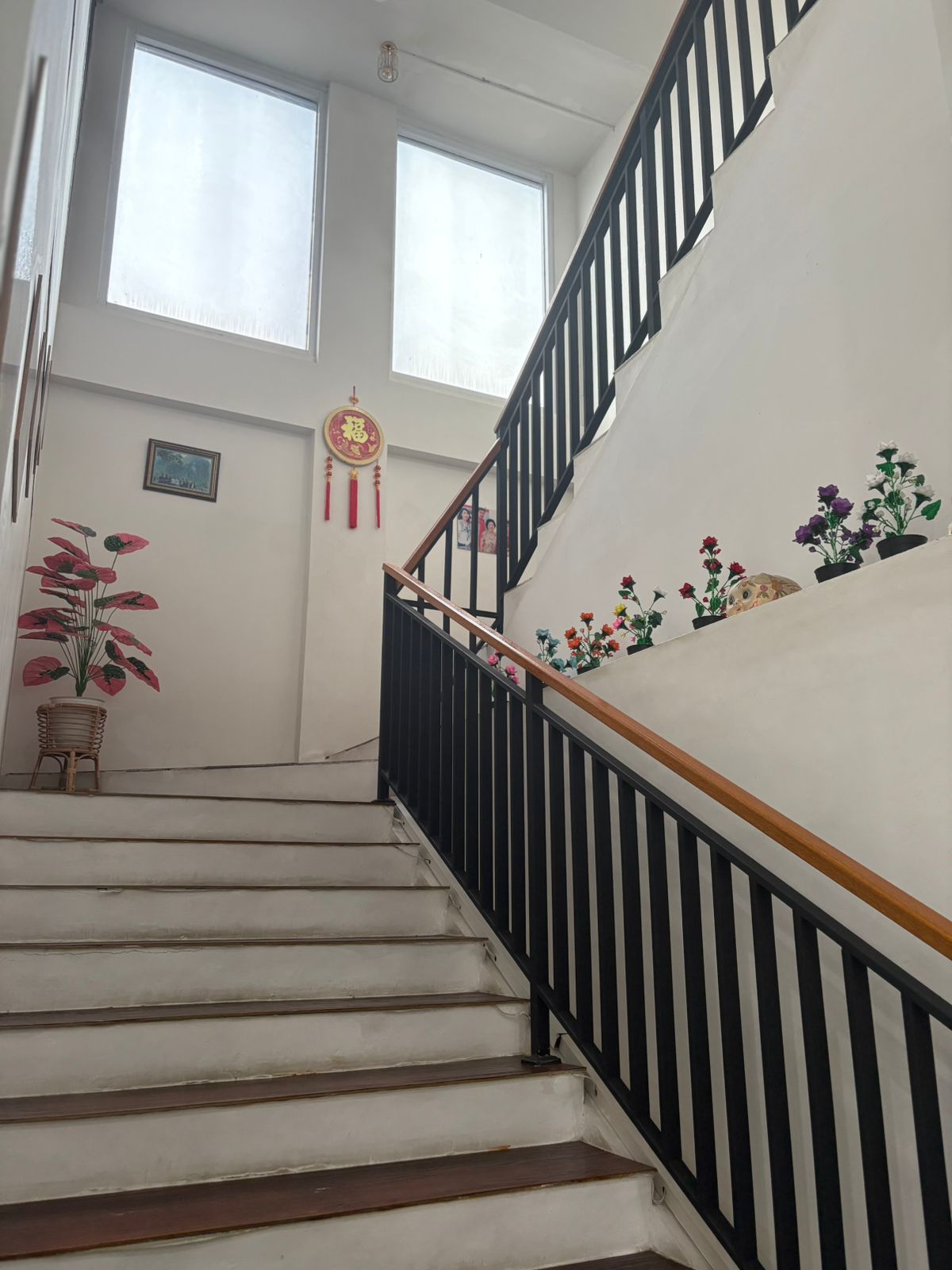 Jual Rumah dengan bangunan tanah kosong di Taman Rahayu, Setu