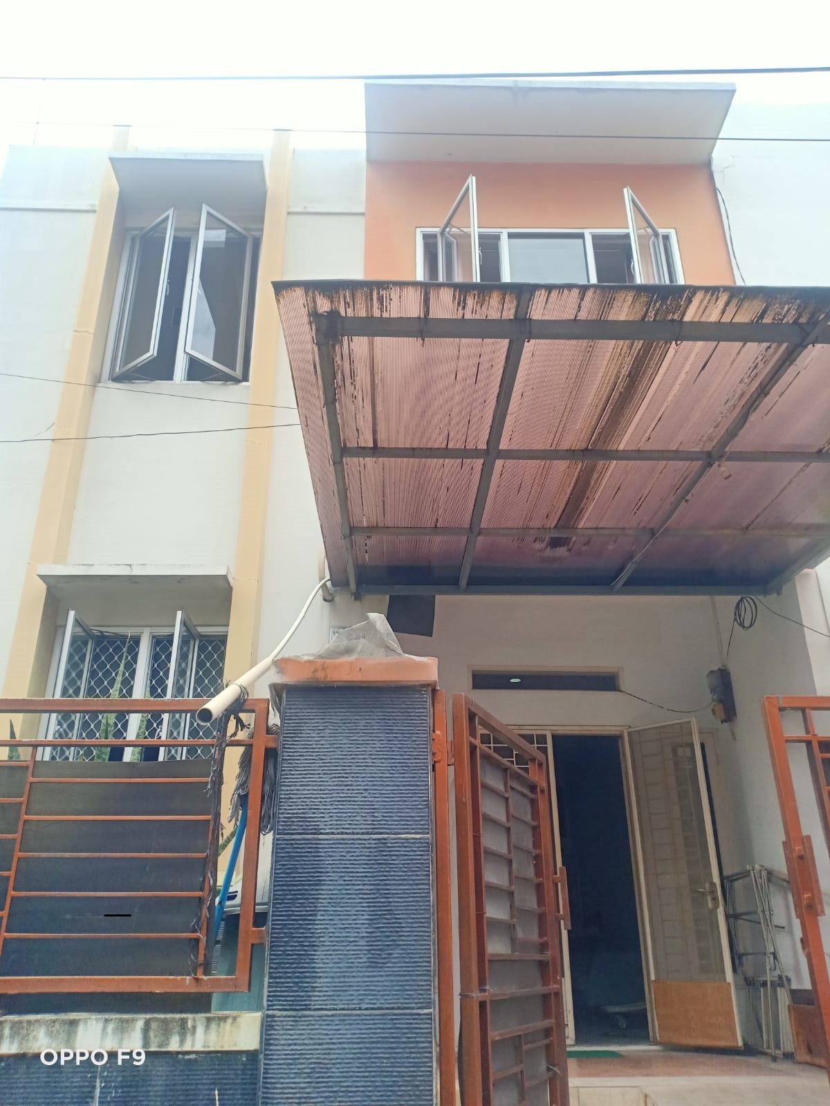 Jual cepat rumah di Anggrek Garuda, Palmerah, Jakarta Barat