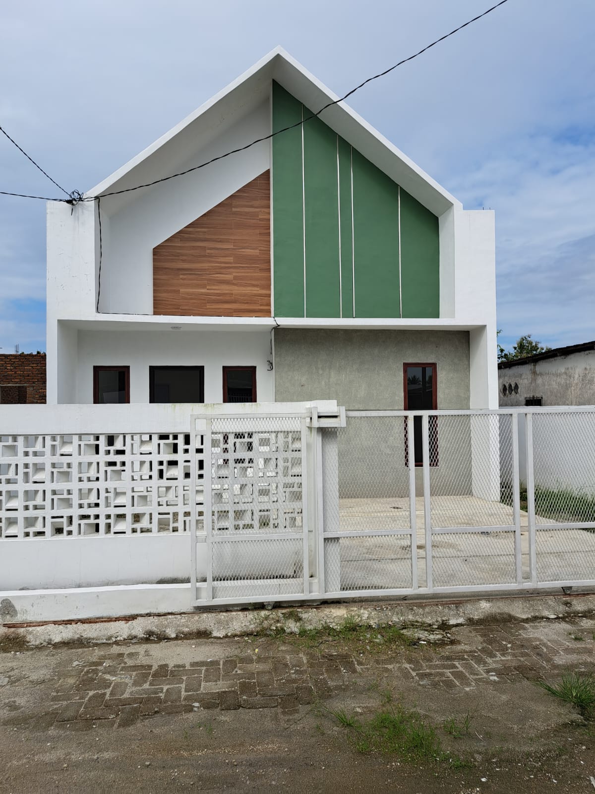 Rumah ready dijual cepat dikawasan plamboyan pajak melati