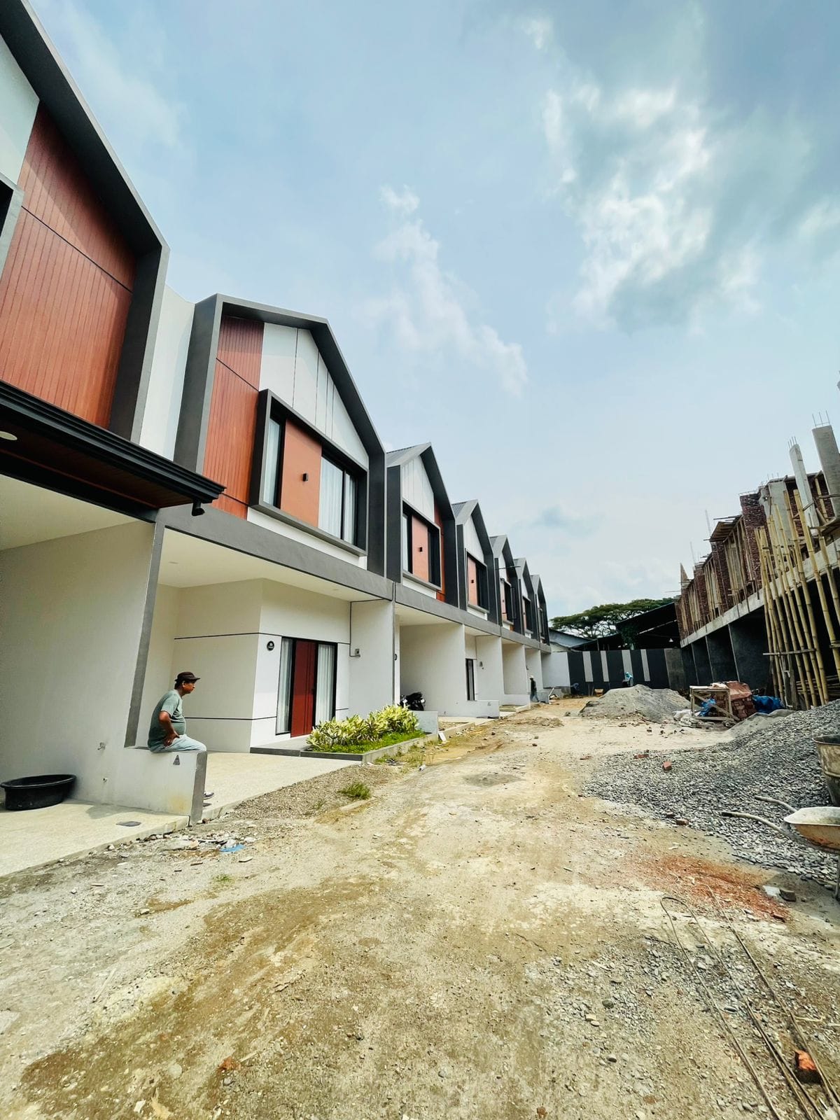 Rumah ready 2 lantai dikawasan STM amplas