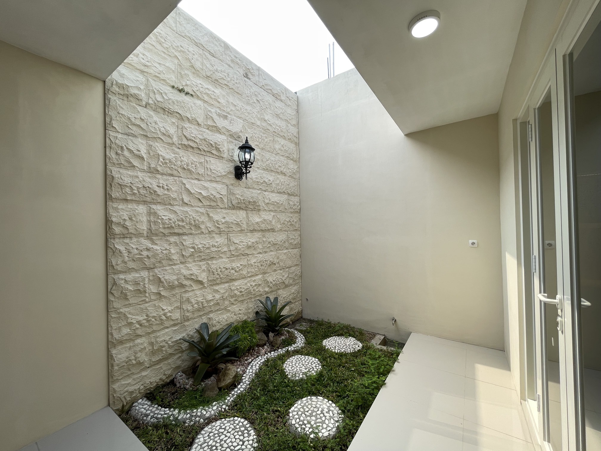 Rumah 1 Lantai Semi Furnished di Green View Regency Pandaan