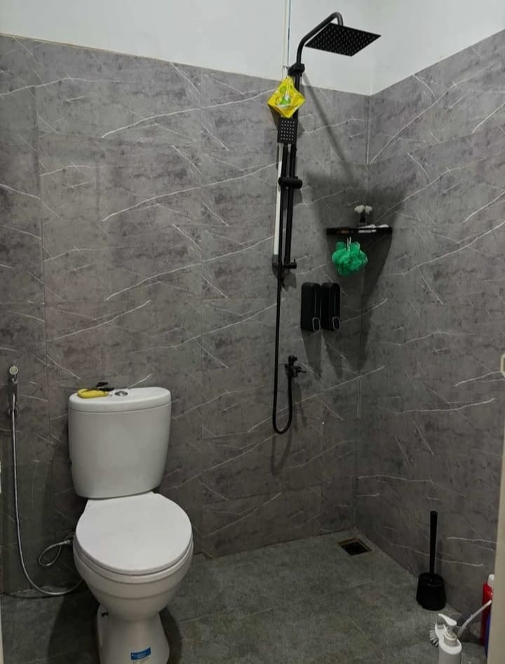 Dijual Rumah Strategis Kelapa Dua Depok Rumbut dekat Kalisari Ci