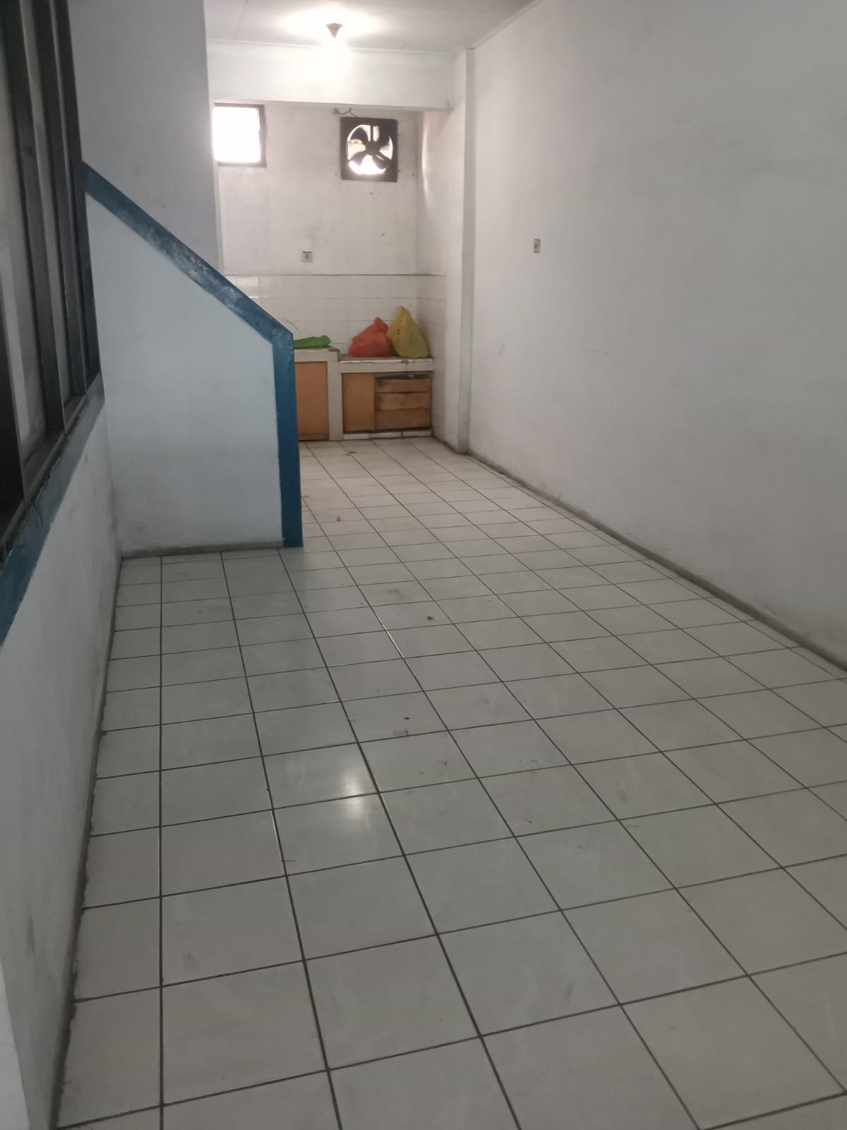 Sewa Ruko 3 lantai di raya Serpong, Tangerang