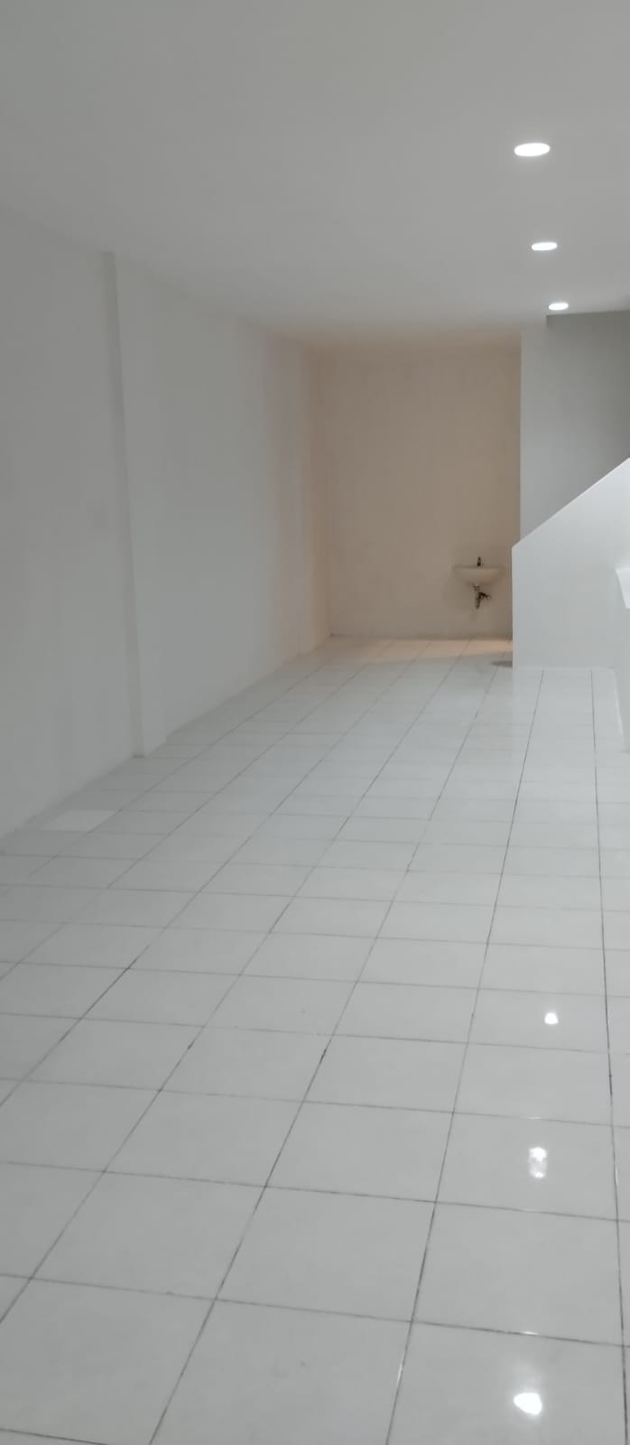 Disewakan ruko di Area Mh Thamrin, Panunggangan, Pinang