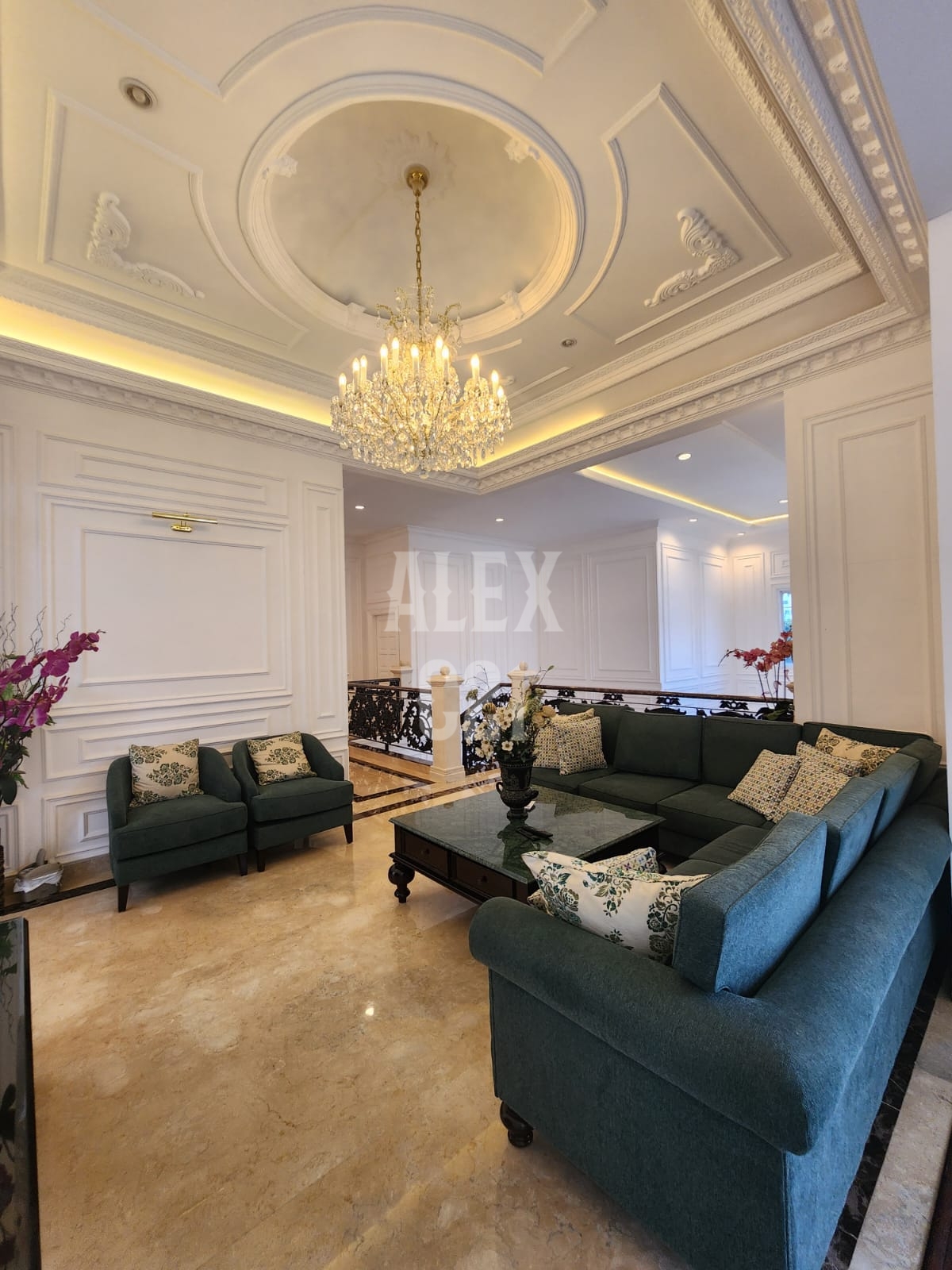 FOR SALE CILANDAK - MARGASATWA BRAND NEW AMERICAN CLASSIC HOUSE